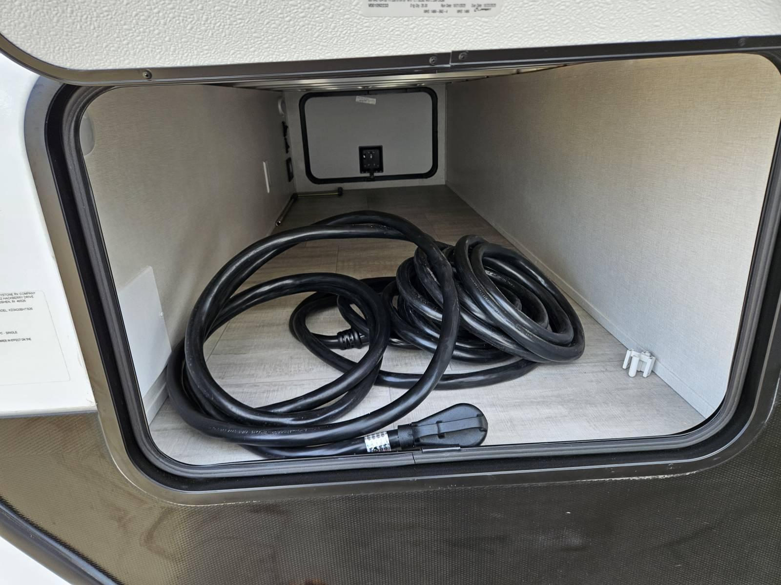 2026 Dutchmen 2026 Dutchmen Kodiak Ultimate - thumbnail 30