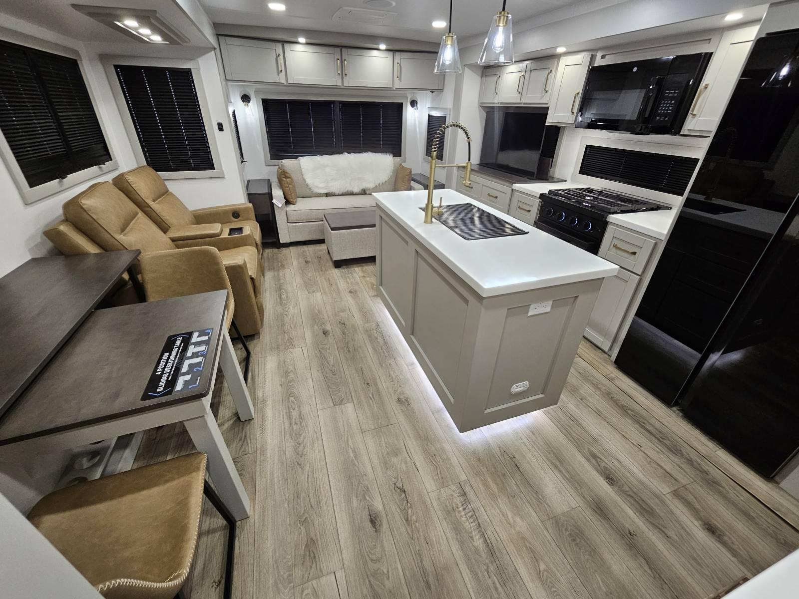 2026 Brinkley 2026 Brinkley Model Z AIR - thumbnail 4