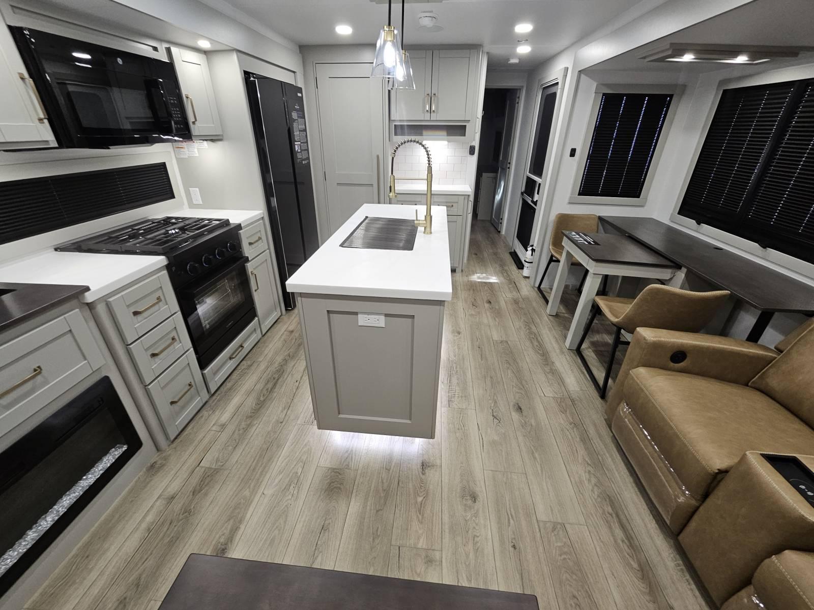 2026 Brinkley 2026 Brinkley Model Z AIR - thumbnail 5