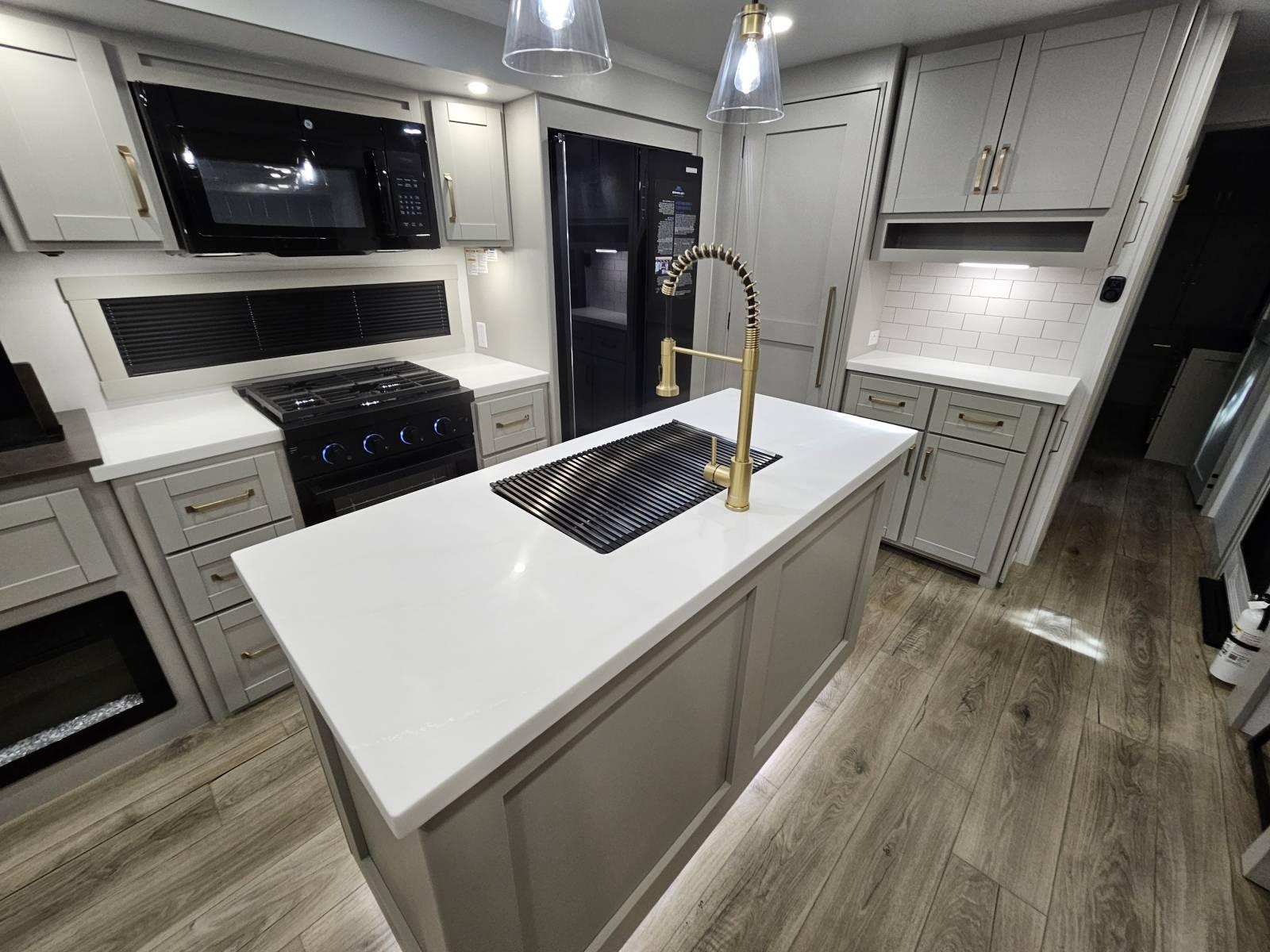 2026 Brinkley 2026 Brinkley Model Z AIR - thumbnail 10