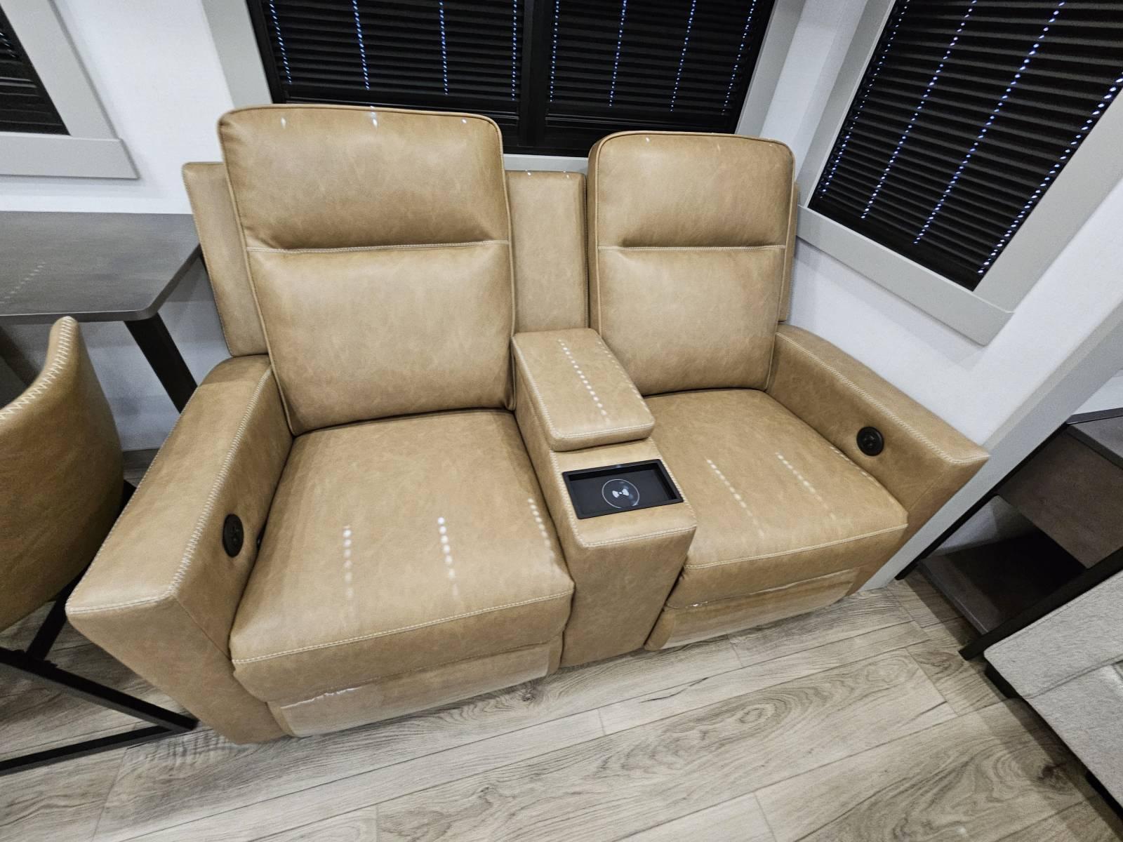 2026 Brinkley 2026 Brinkley Model Z - thumbnail 8