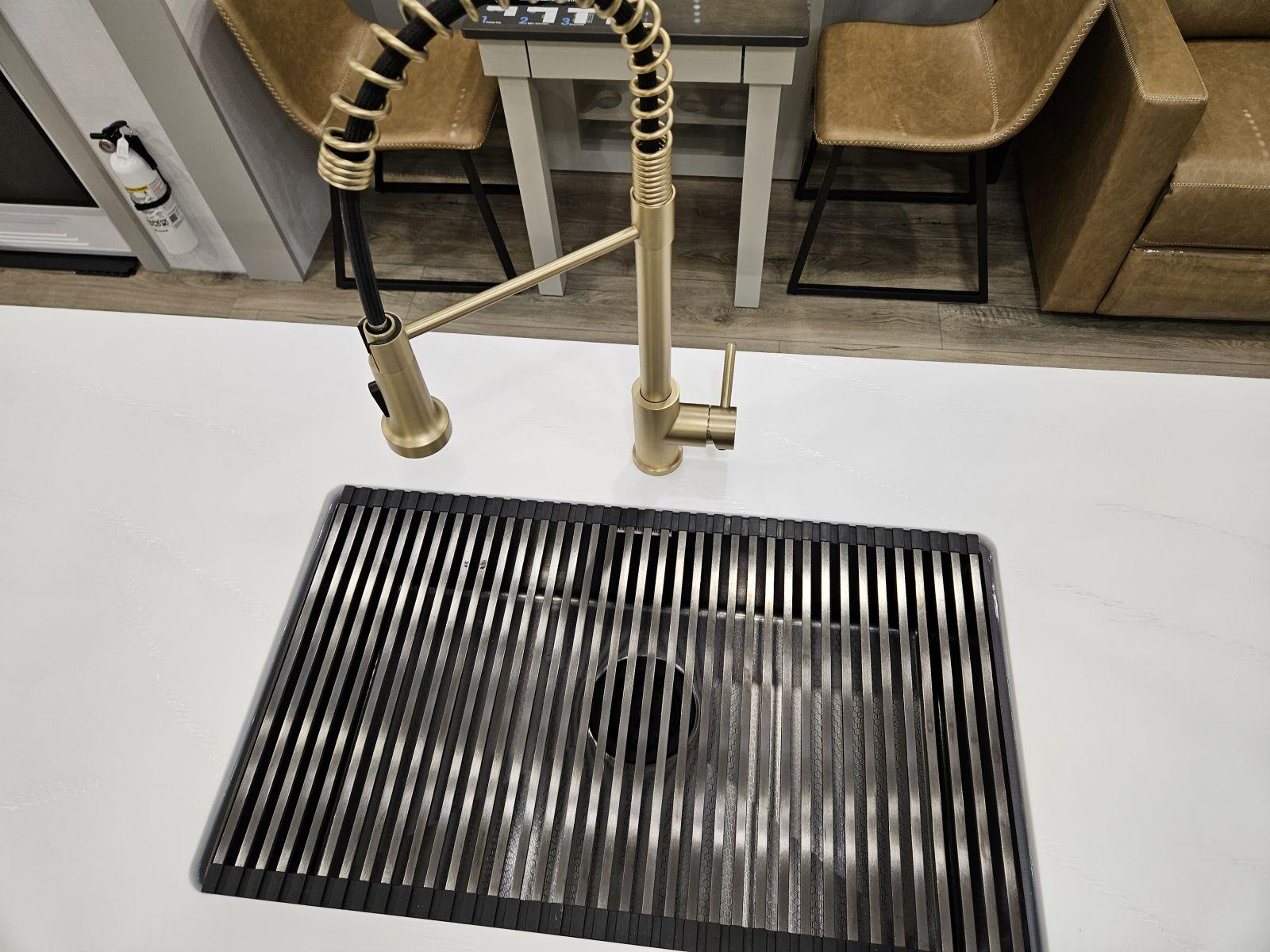 2026 Brinkley 2026 Brinkley Model Z - thumbnail 13