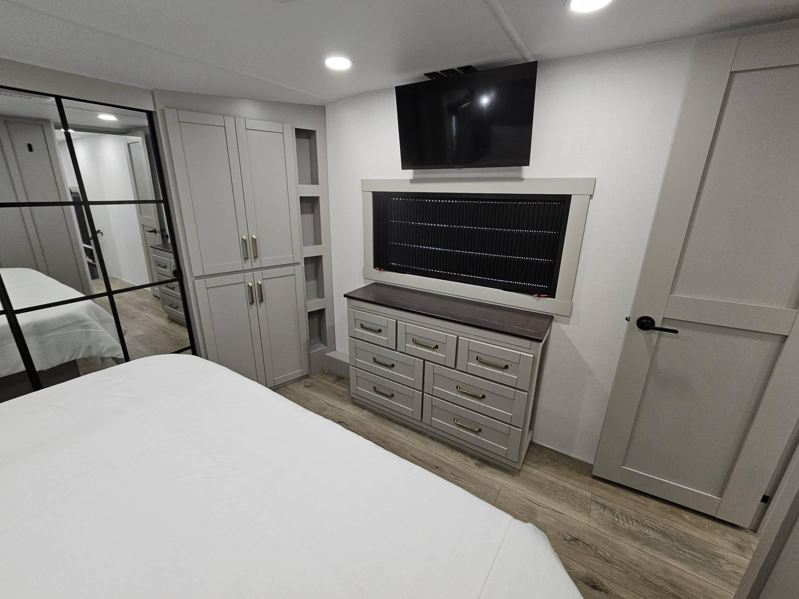 2026 Brinkley 2026 Brinkley Model Z - thumbnail 20