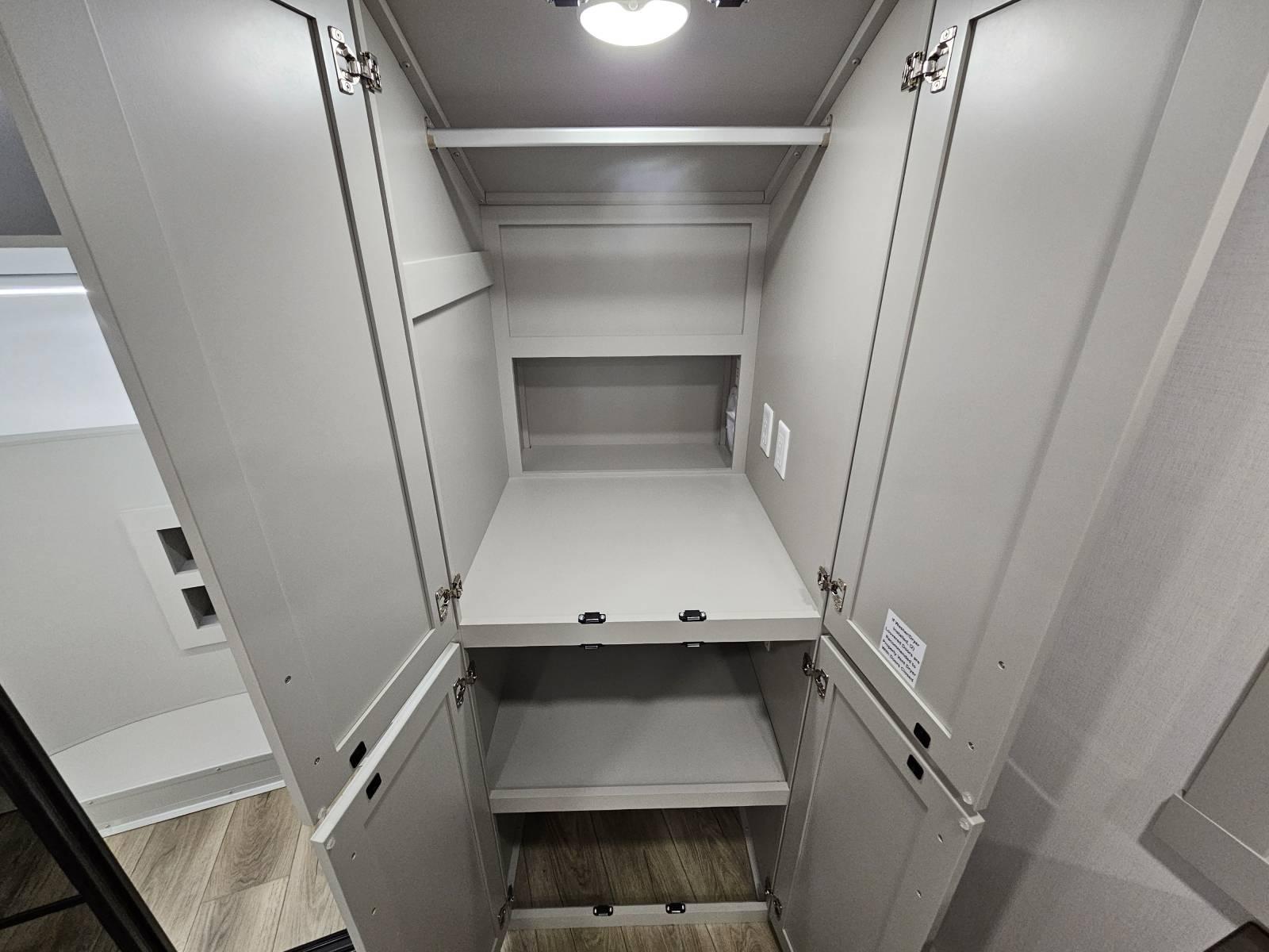 2026 Brinkley 2026 Brinkley Model Z - thumbnail 22