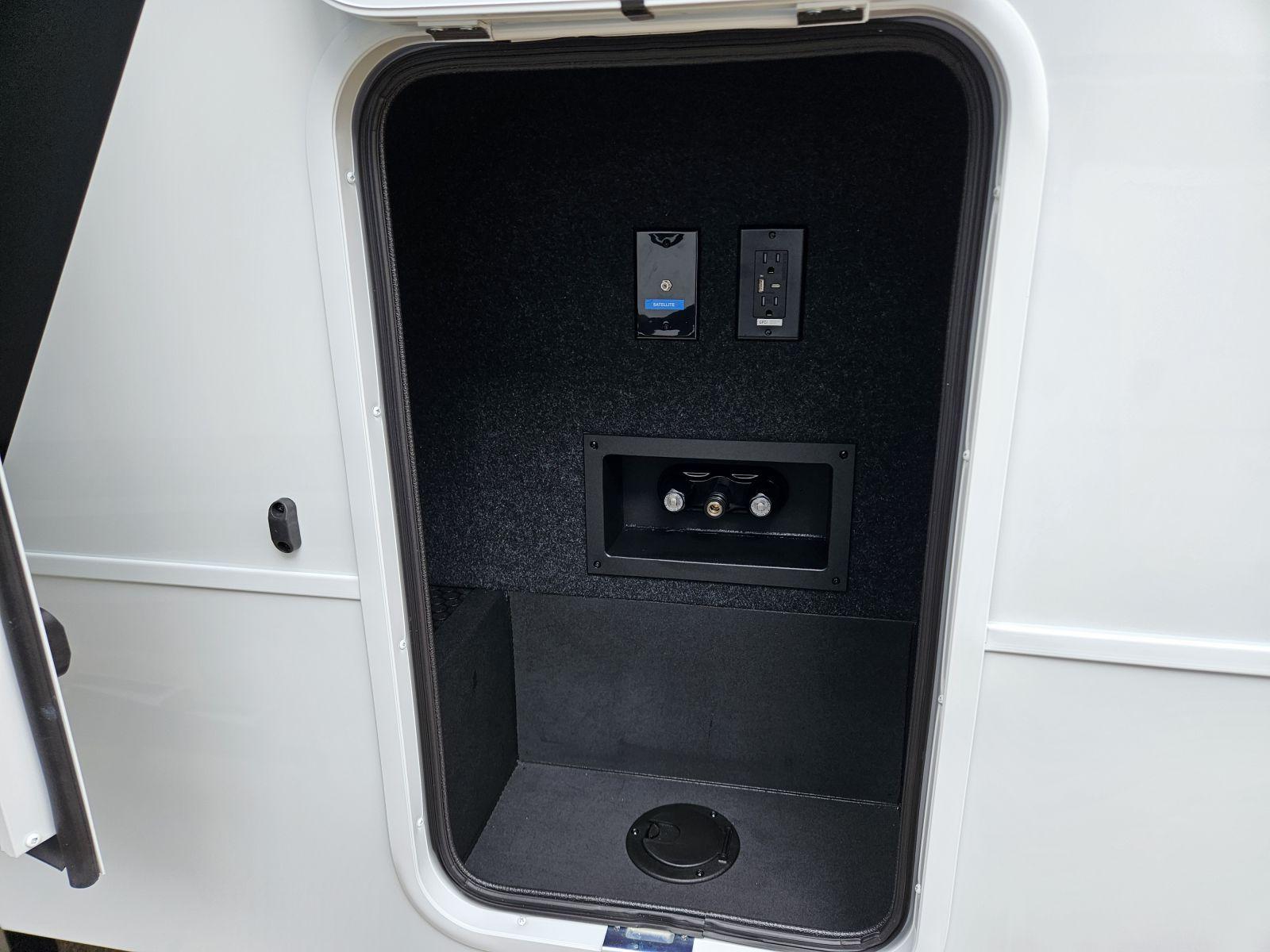 2026 Brinkley 2026 Brinkley Model Z - thumbnail 29