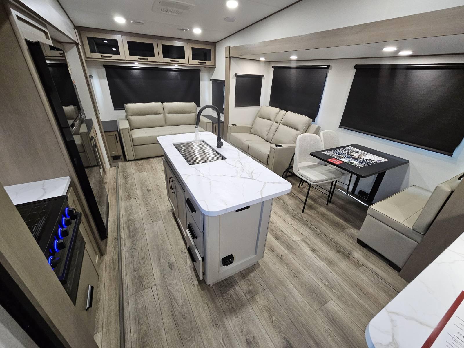 2026 Grand Design 2026 Grand Design Reflection 100 Series - thumbnail 4