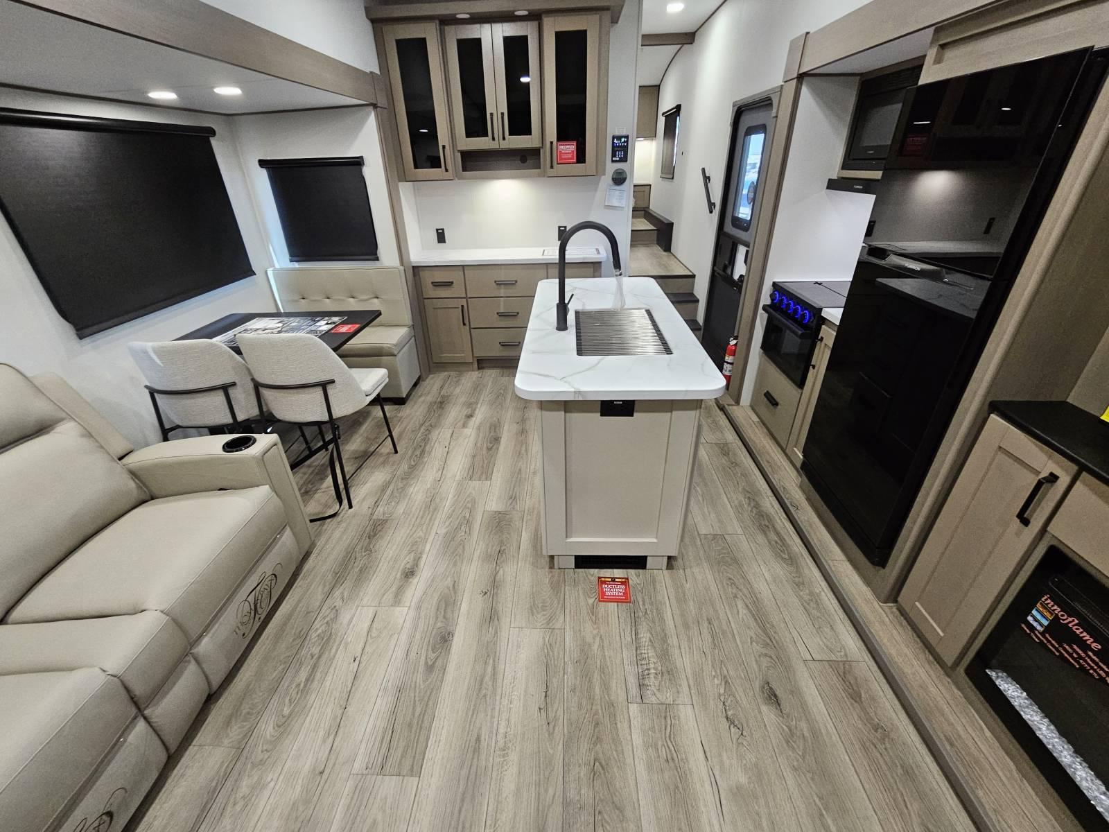 2026 Grand Design 2026 Grand Design Reflection 100 Series - thumbnail 5