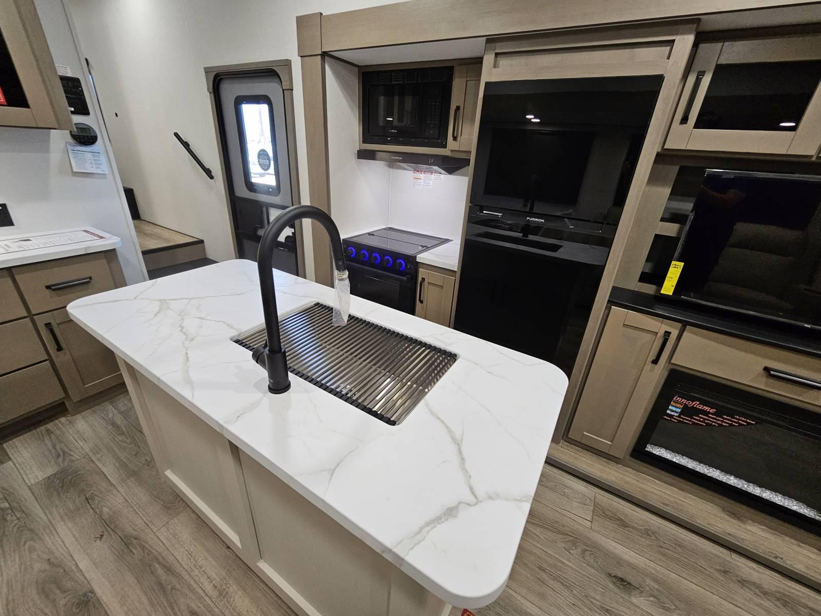 2026 Grand Design 2026 Grand Design Reflection 100 Series - thumbnail 9