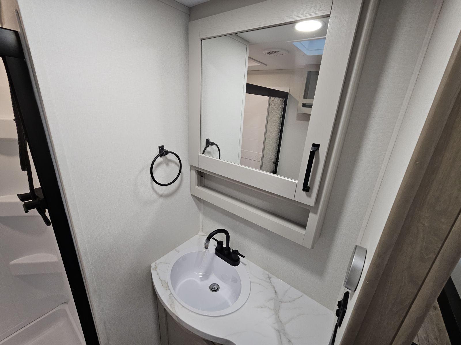 2026 Grand Design 2026 Grand Design Reflection 100 Series - thumbnail 21