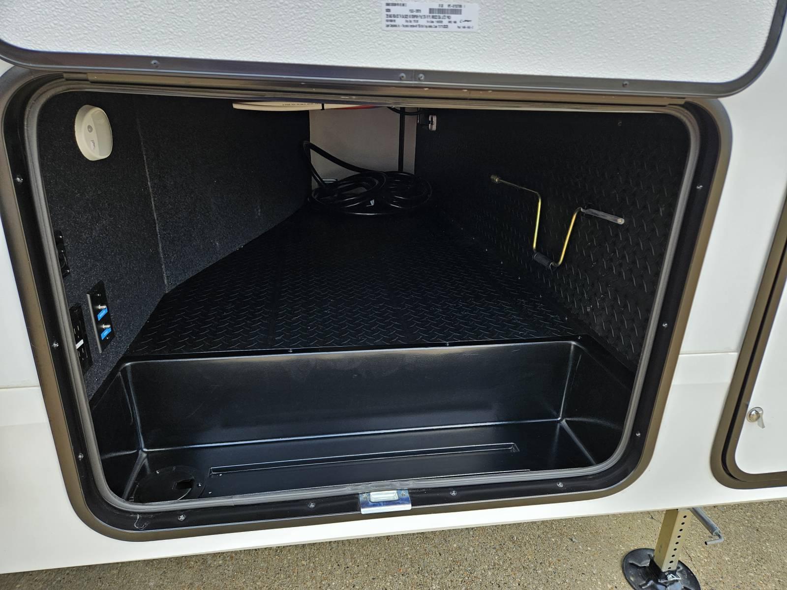 2026 Grand Design 2026 Grand Design Reflection 100 Series - thumbnail 24