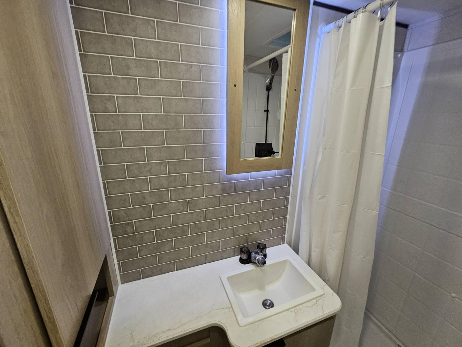 2026 Dutchmen 2026 Dutchmen Kodiak - thumbnail 16