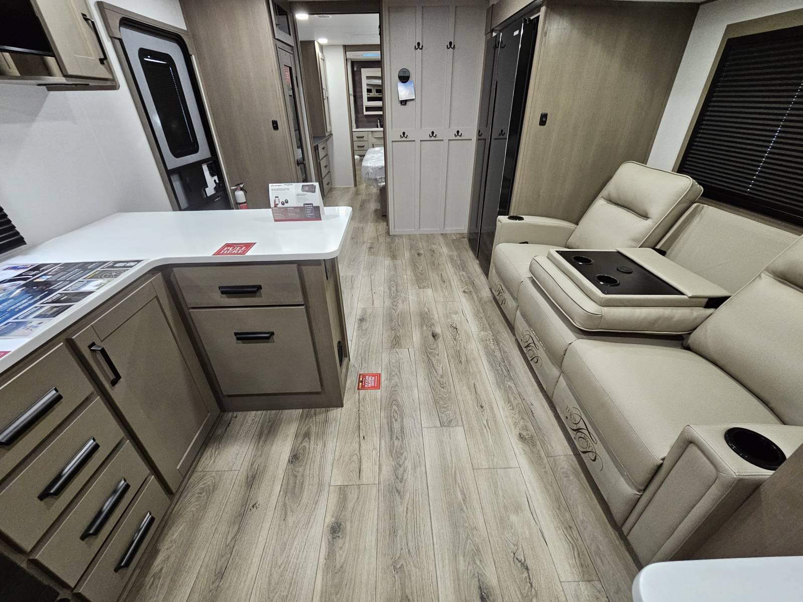 2026 Grand Design 2026 Grand Design Reflection - thumbnail 5