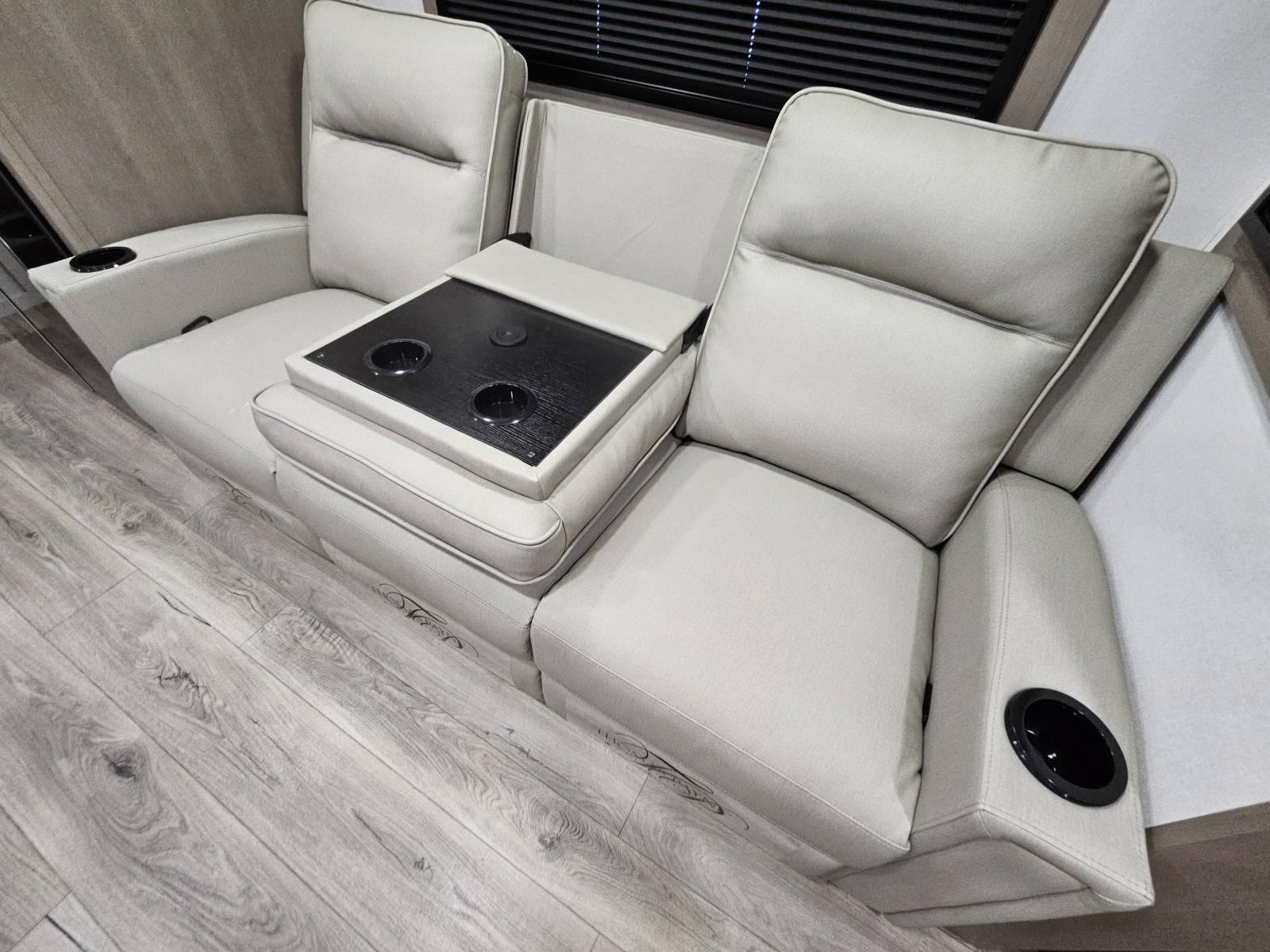 2026 Grand Design 2026 Grand Design Reflection - thumbnail 6