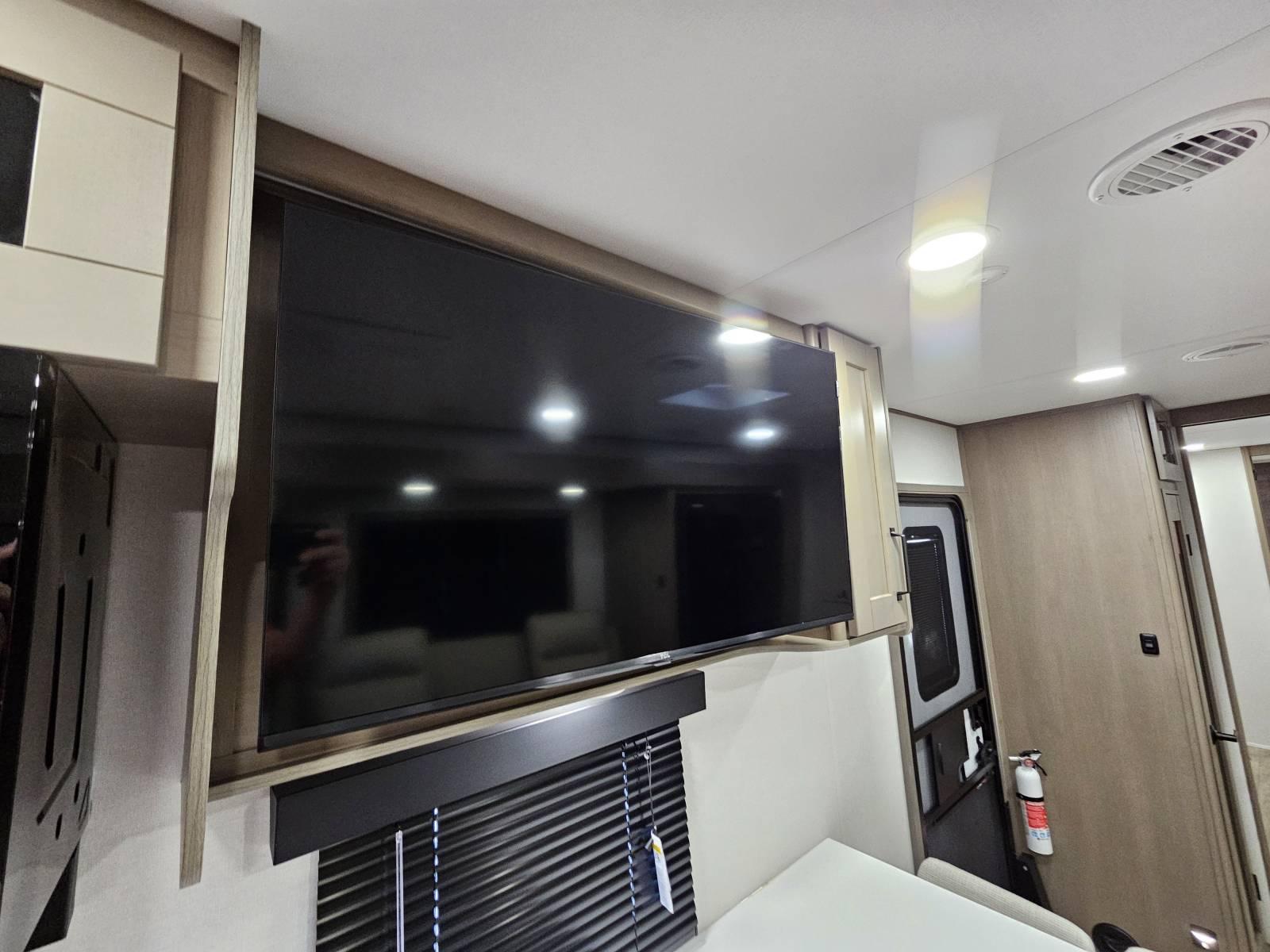 2026 Grand Design 2026 Grand Design Reflection - thumbnail 7