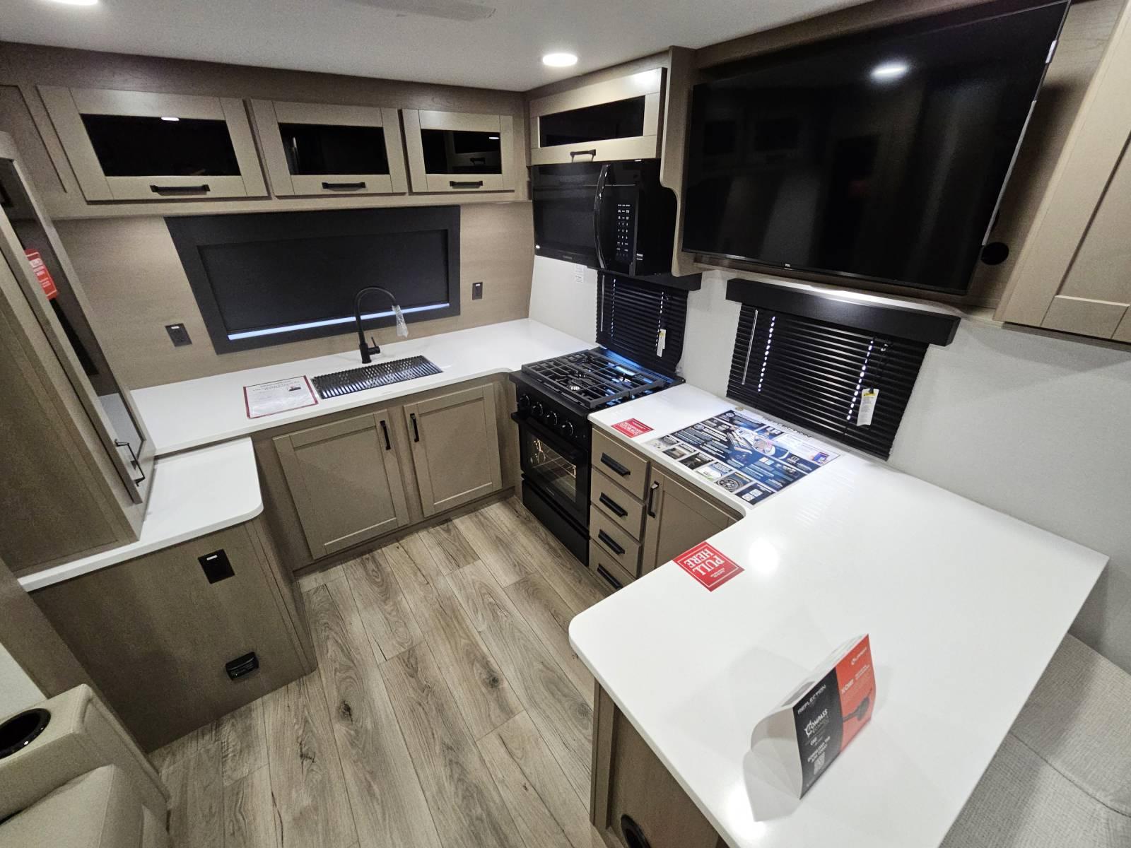 2026 Grand Design 2026 Grand Design Reflection - thumbnail 8