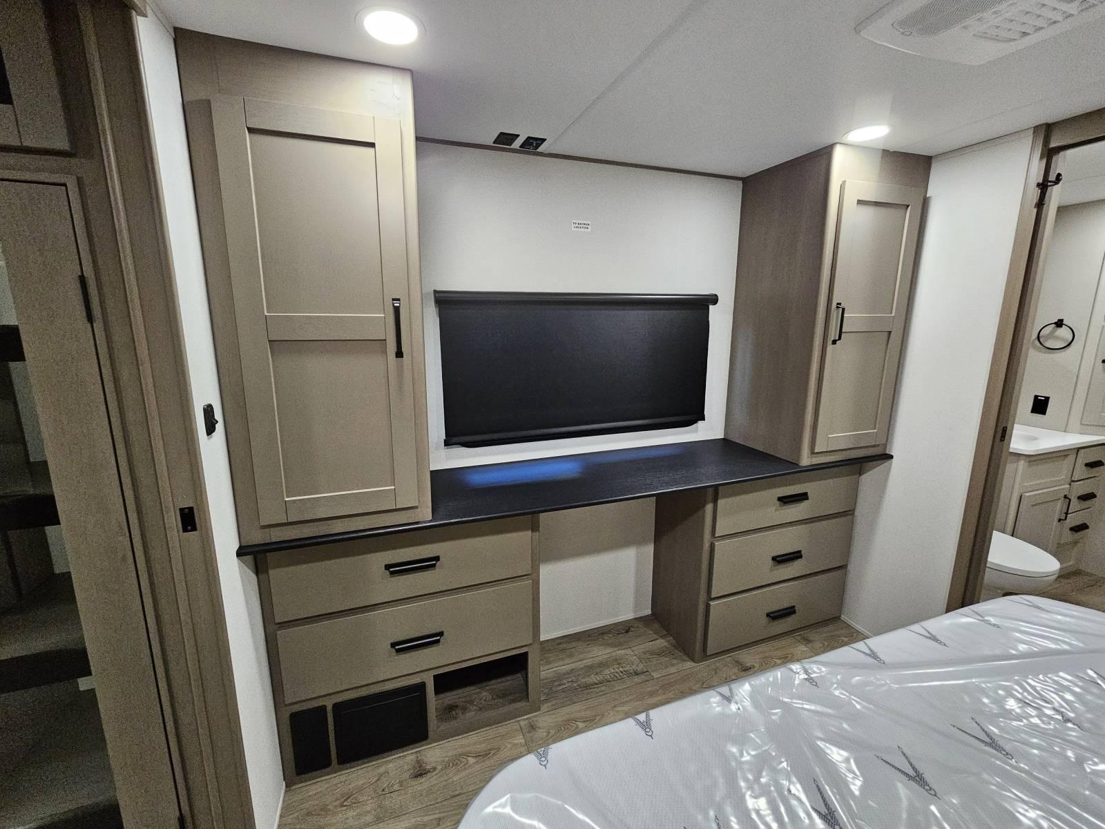 2026 Grand Design 2026 Grand Design Reflection - thumbnail 16