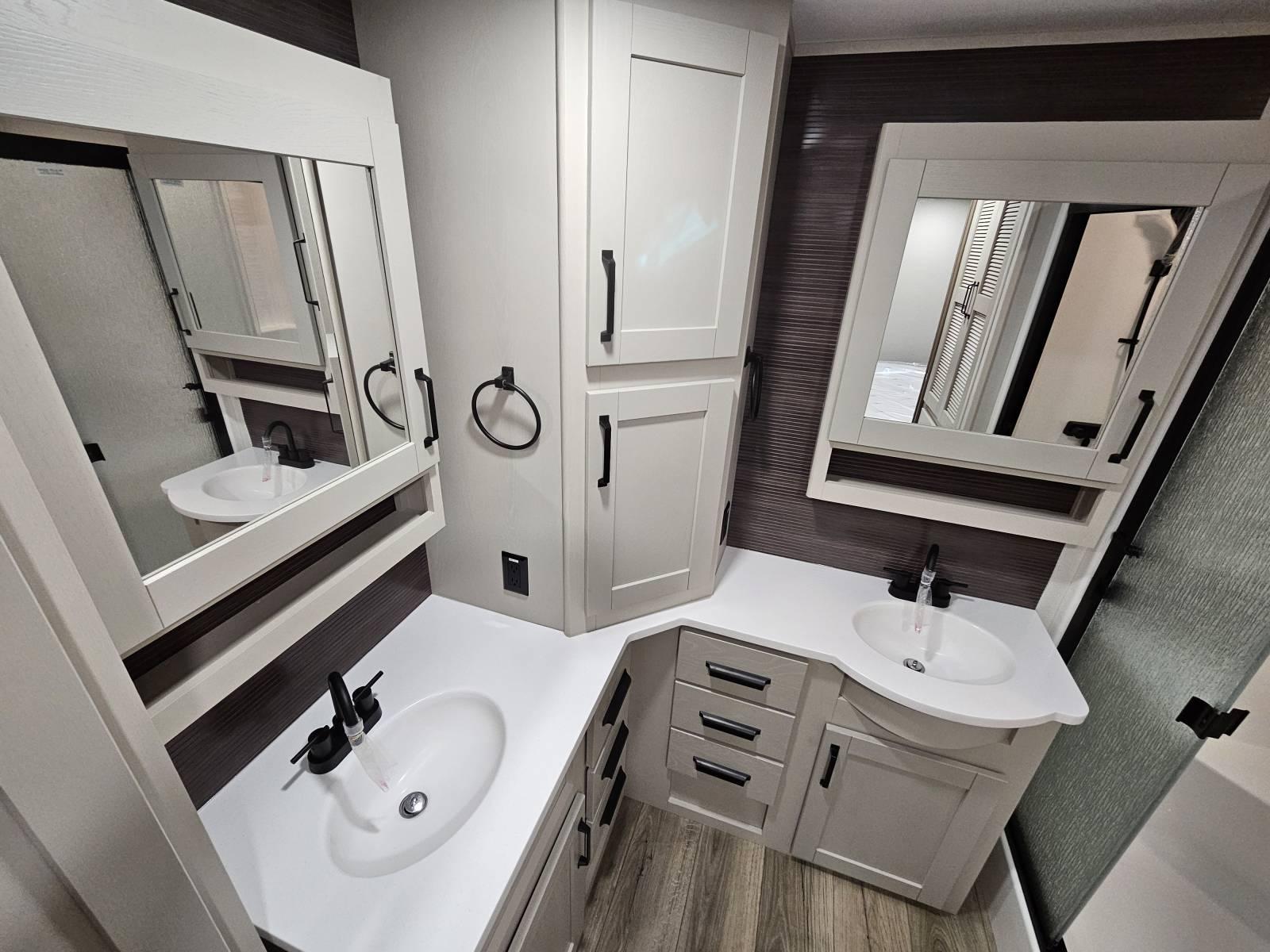 2026 Grand Design 2026 Grand Design Reflection - thumbnail 18