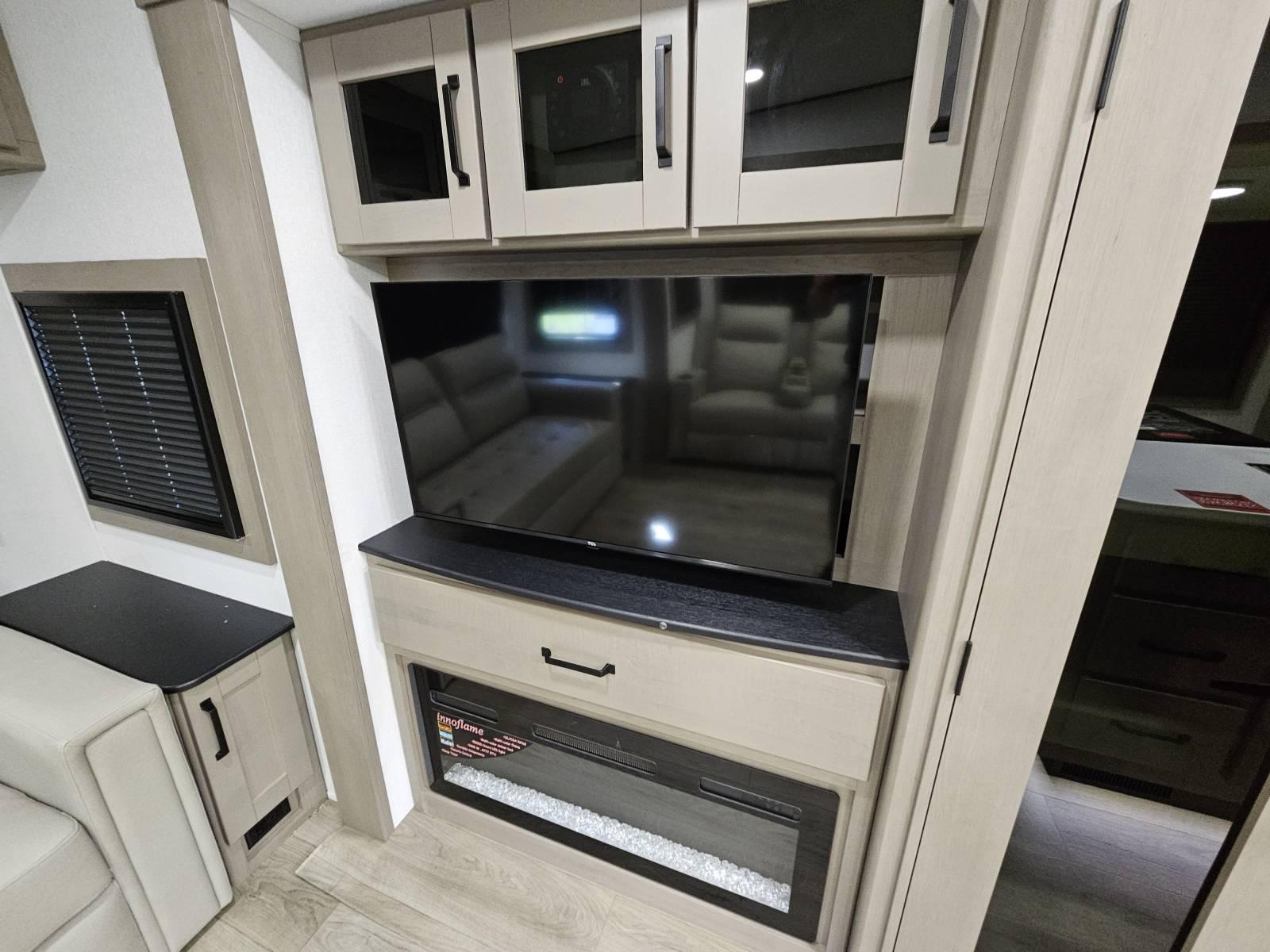 2026 Grand Design 2026 Grand Design Reflection - thumbnail 8