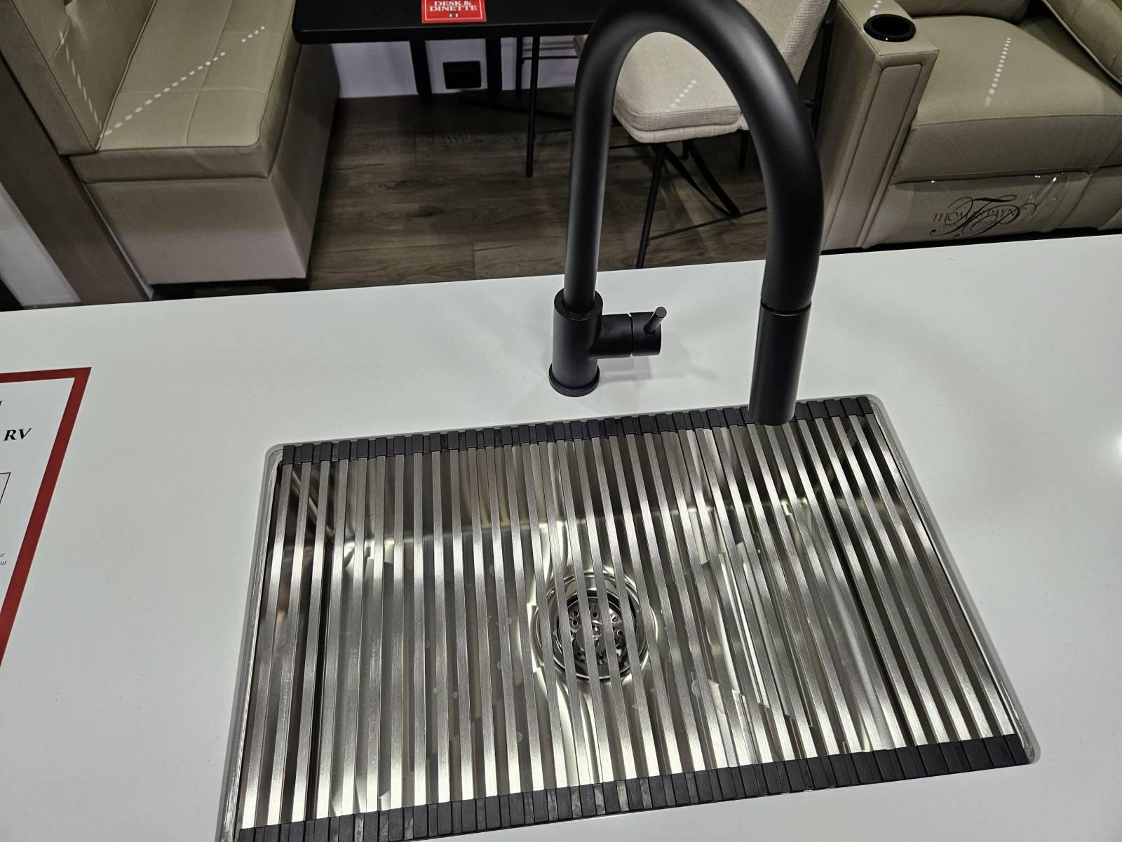 2026 Grand Design 2026 Grand Design Reflection - thumbnail 11