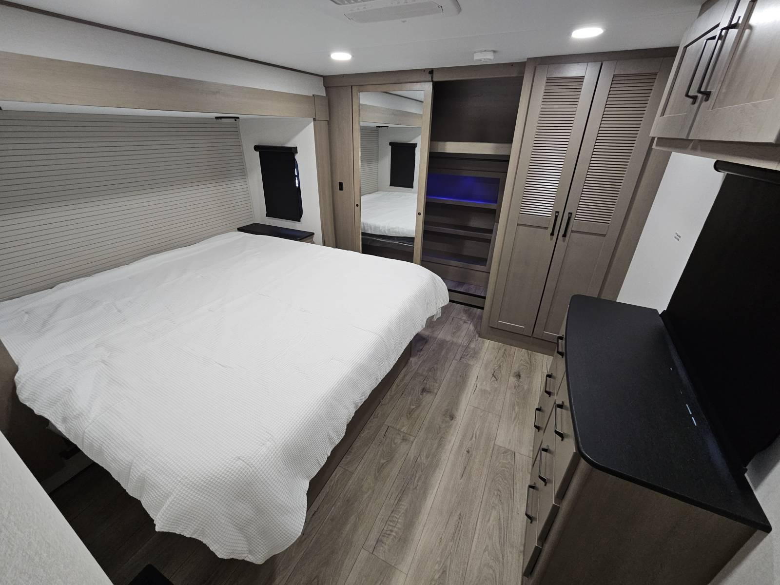 2026 Grand Design 2026 Grand Design Reflection - thumbnail 16