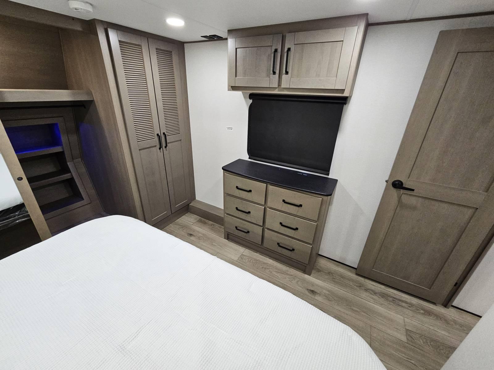 2026 Grand Design 2026 Grand Design Reflection - thumbnail 18