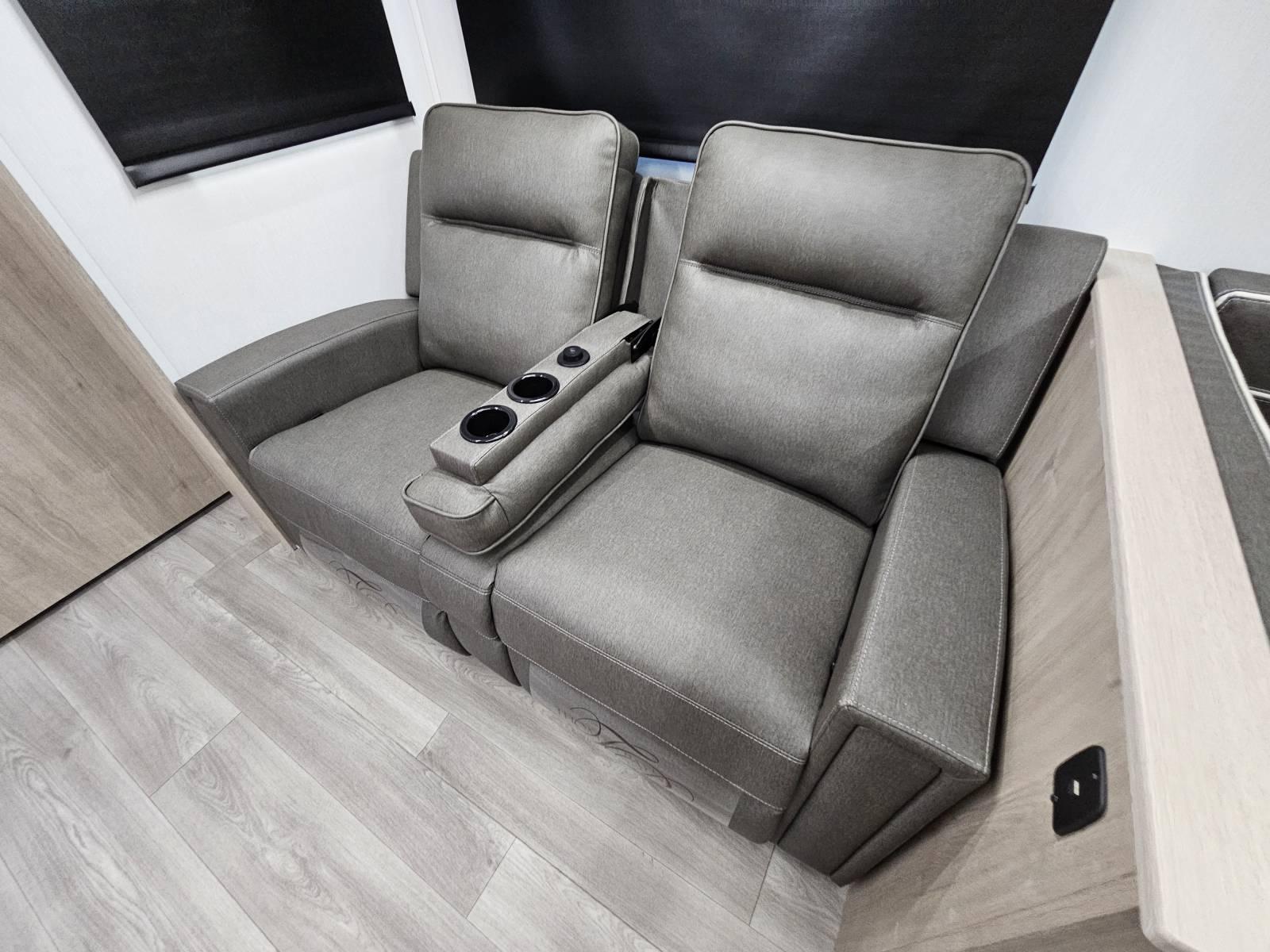 2026 Grand Design 2026 Grand Design Imagine - thumbnail 6