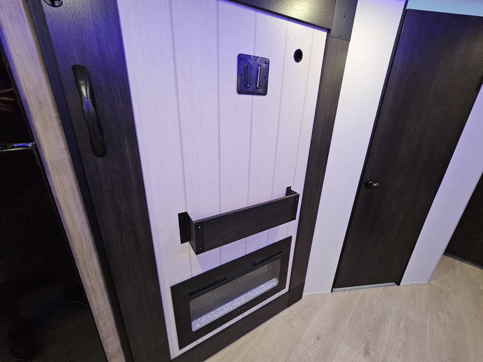 2026 Forest River 2026 Forest River Cherokee Grey Wolf - thumbnail 7