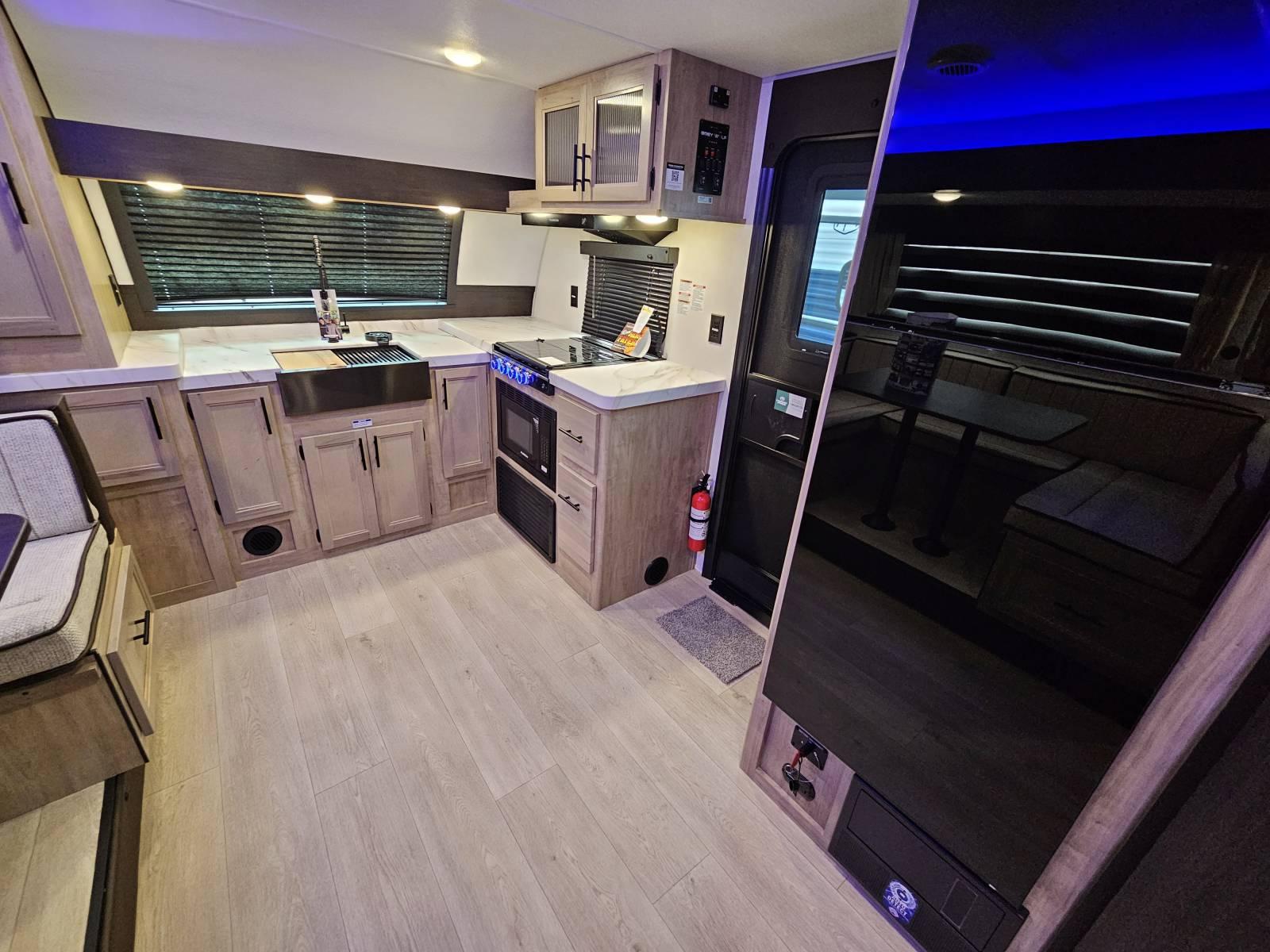 2026 Forest River 2026 Forest River Cherokee Grey Wolf - thumbnail 8