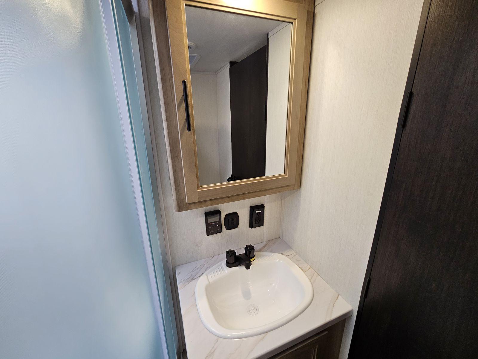 2026 Forest River 2026 Forest River Cherokee Grey Wolf - thumbnail 18