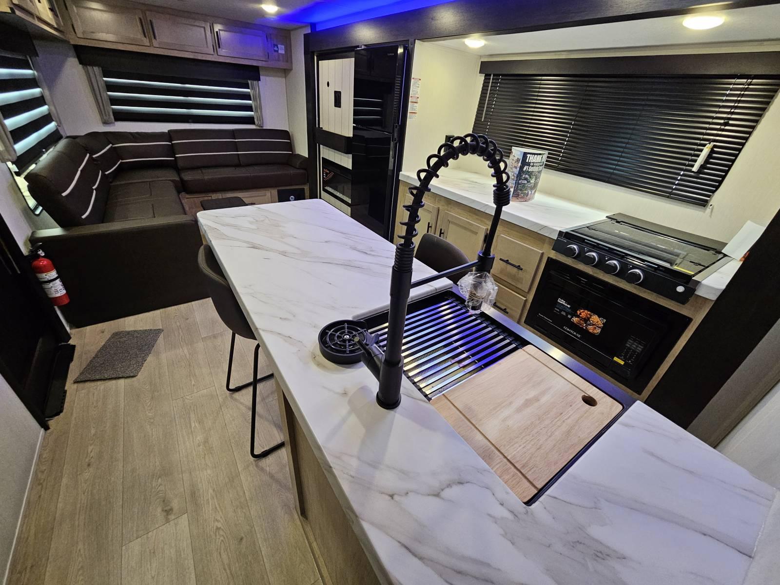 2026 Forest River 2026 Forest River Cherokee Grey Wolf - thumbnail 5