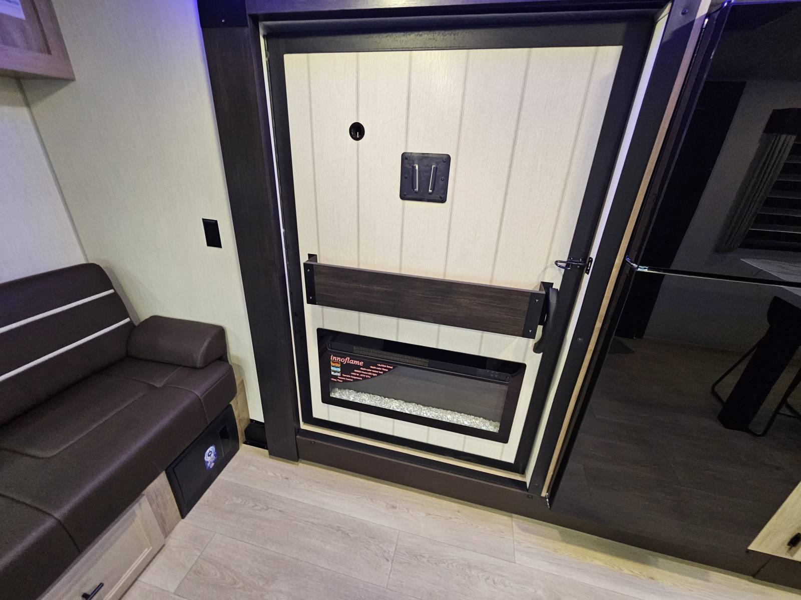 2026 Forest River 2026 Forest River Cherokee Grey Wolf - thumbnail 8