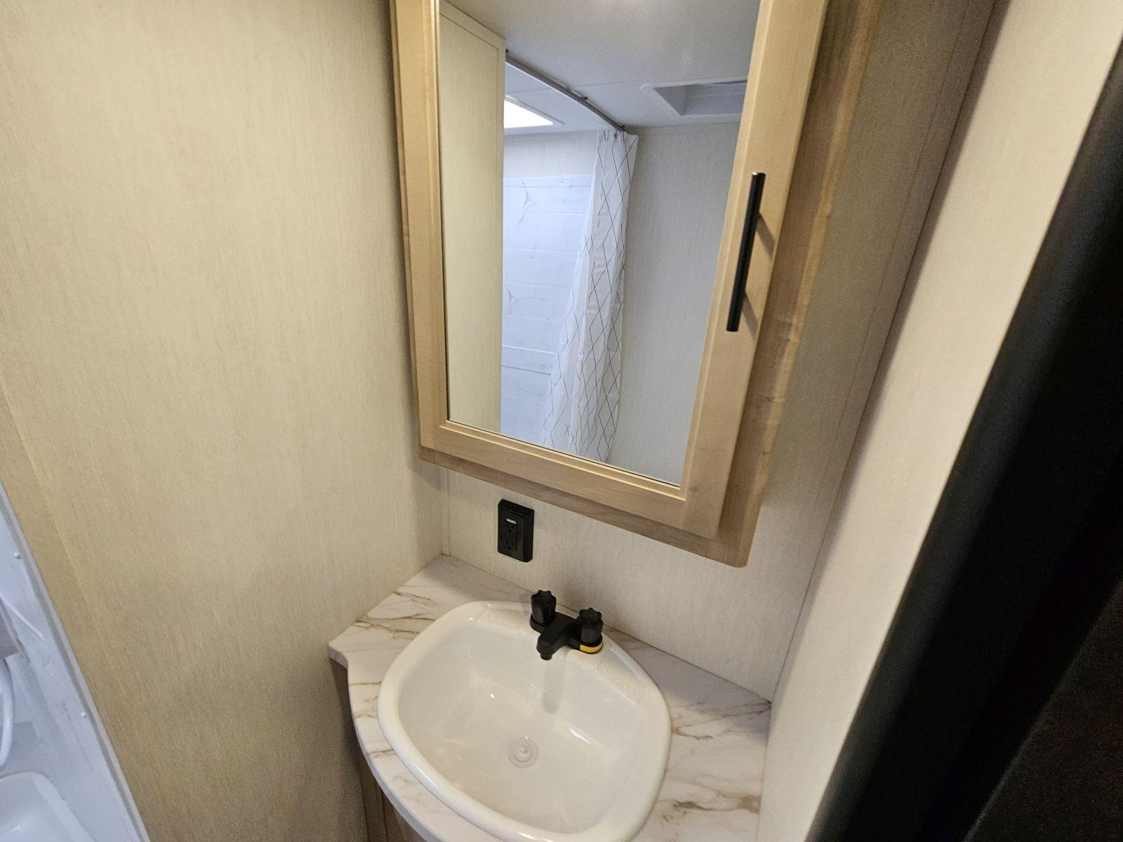 2026 Forest River 2026 Forest River Cherokee Grey Wolf - thumbnail 19