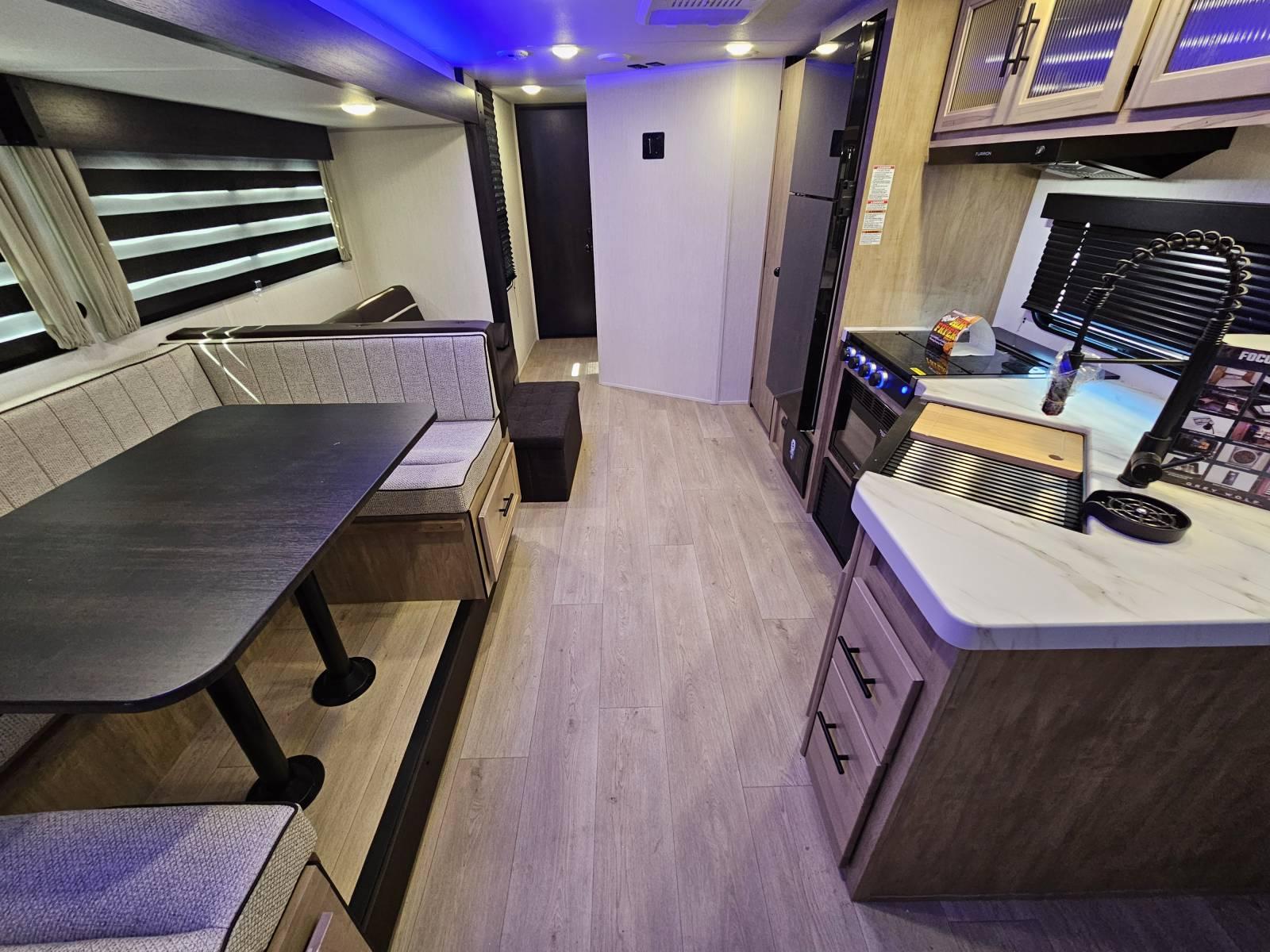 2026 Forest River 2026 Forest River Cherokee Grey Wolf - thumbnail 4