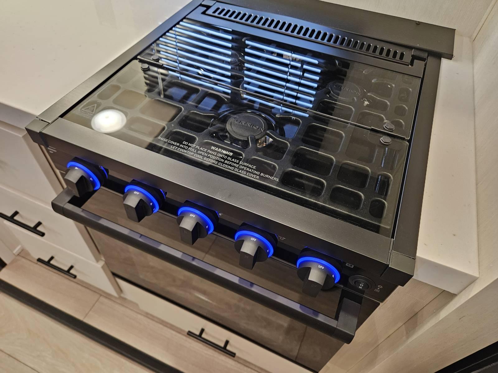 2026 Forest River 2026 Forest River Cherokee Arctic Wolf Suite - thumbnail 9