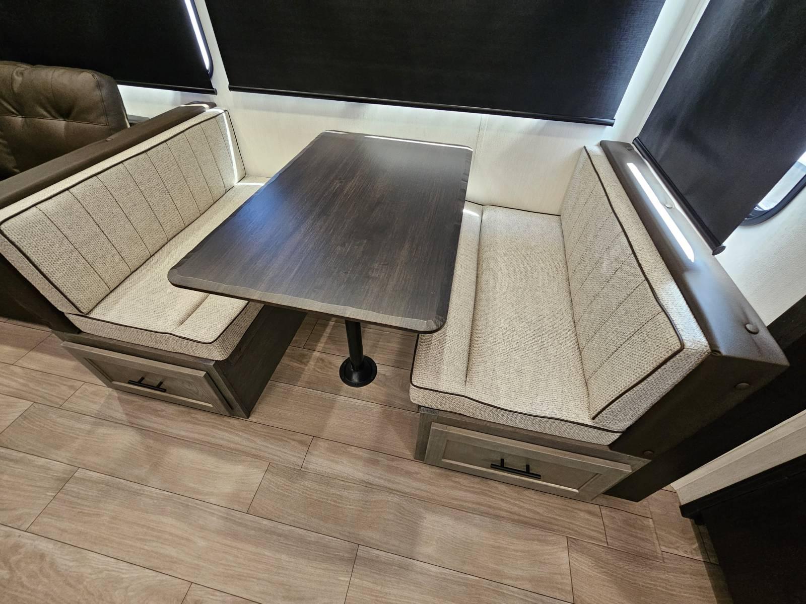 2026 Forest River 2026 Forest River Cherokee Arctic Wolf Suite - thumbnail 24