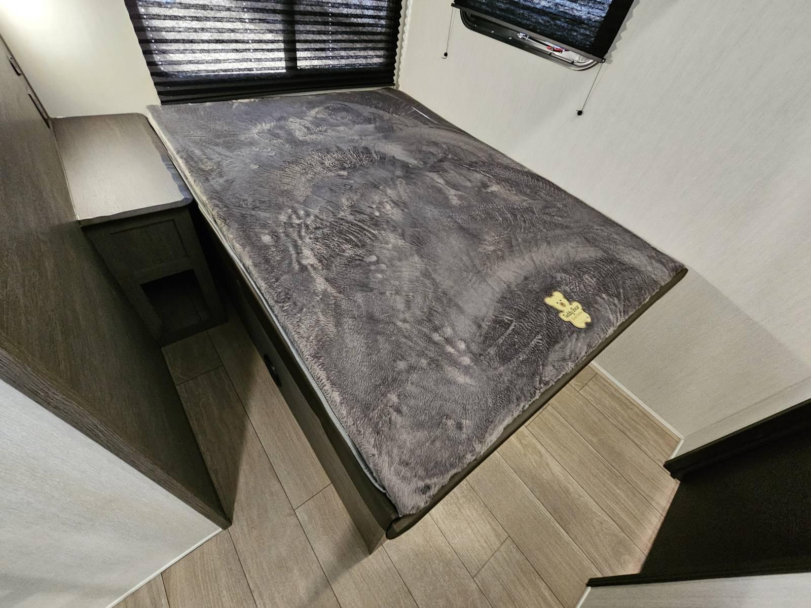 2026 Forest River 2026 Forest River Cherokee Arctic Wolf Suite - thumbnail 26