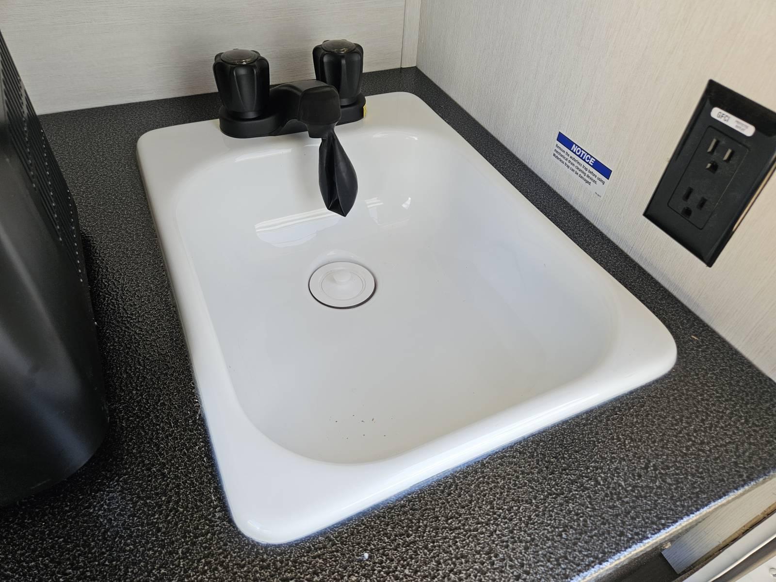 2026 Forest River 2026 Forest River Cherokee Arctic Wolf Suite - thumbnail 36