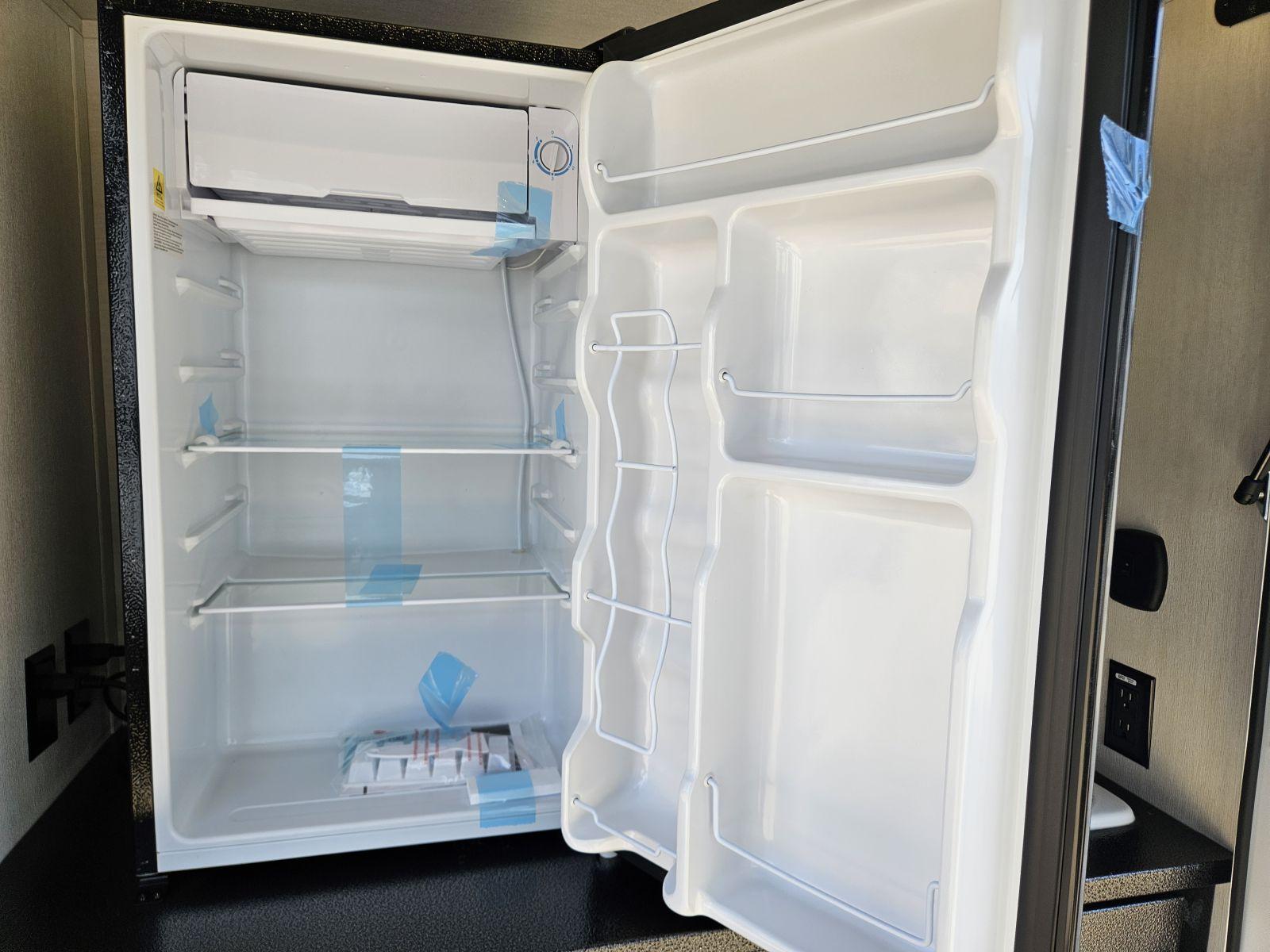 2026 Forest River 2026 Forest River Cherokee Arctic Wolf Suite - thumbnail 38