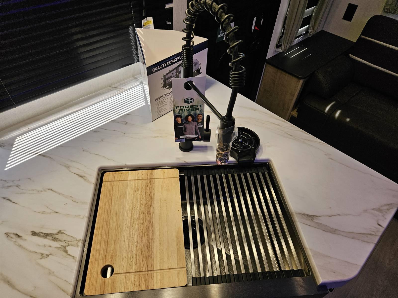 2026 Forest River 2026 Forest River Cherokee Grey Wolf - thumbnail 10