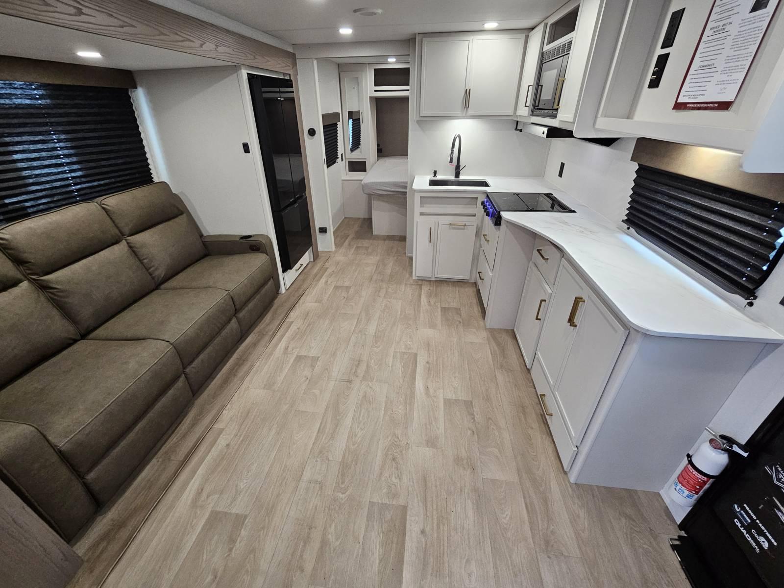 2026 Grand Design 2026 Grand Design Transcend Xplor - thumbnail 4