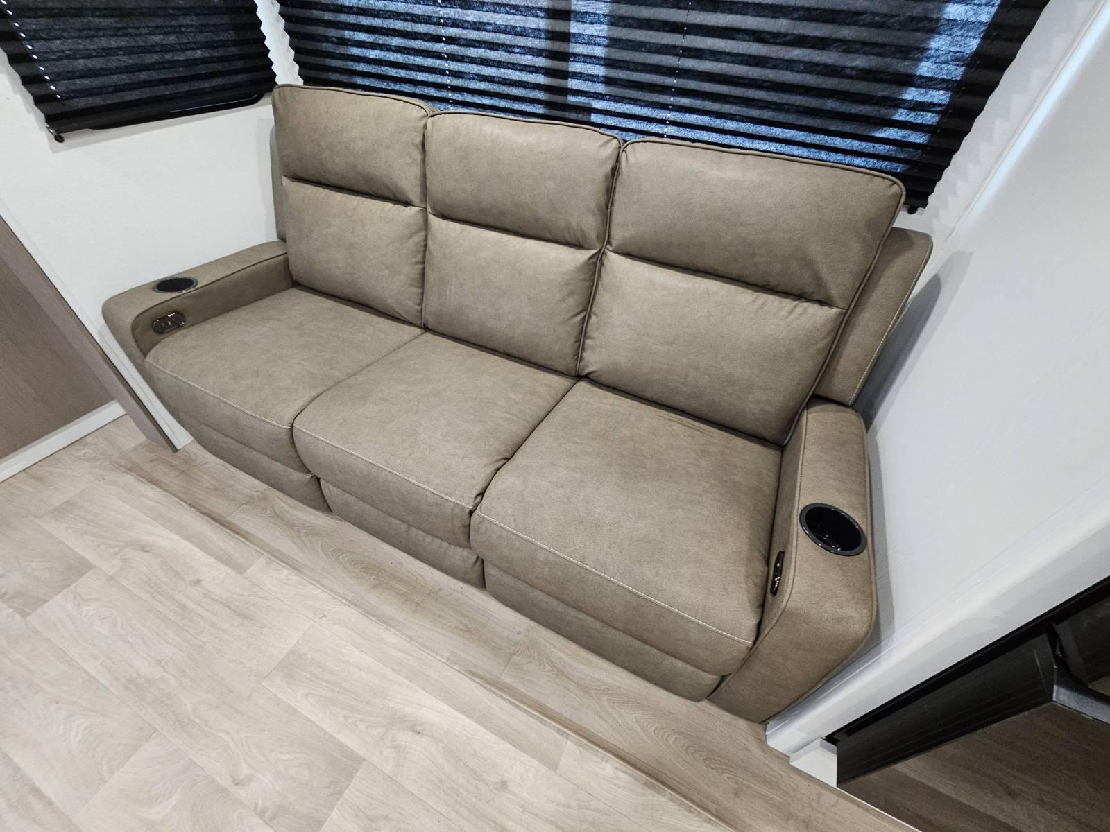 2026 Grand Design 2026 Grand Design Transcend Xplor - thumbnail 6