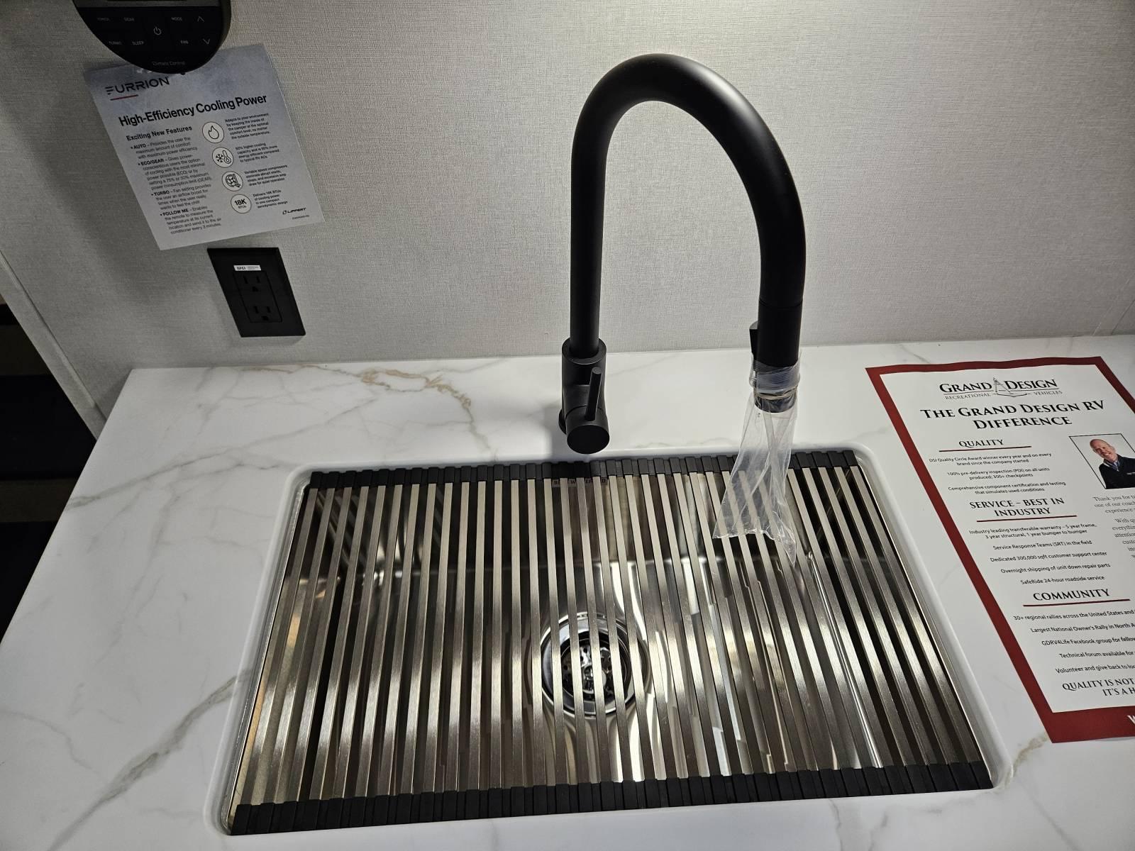 2026 Grand Design 2026 Grand Design Reflection 100 Series - thumbnail 11