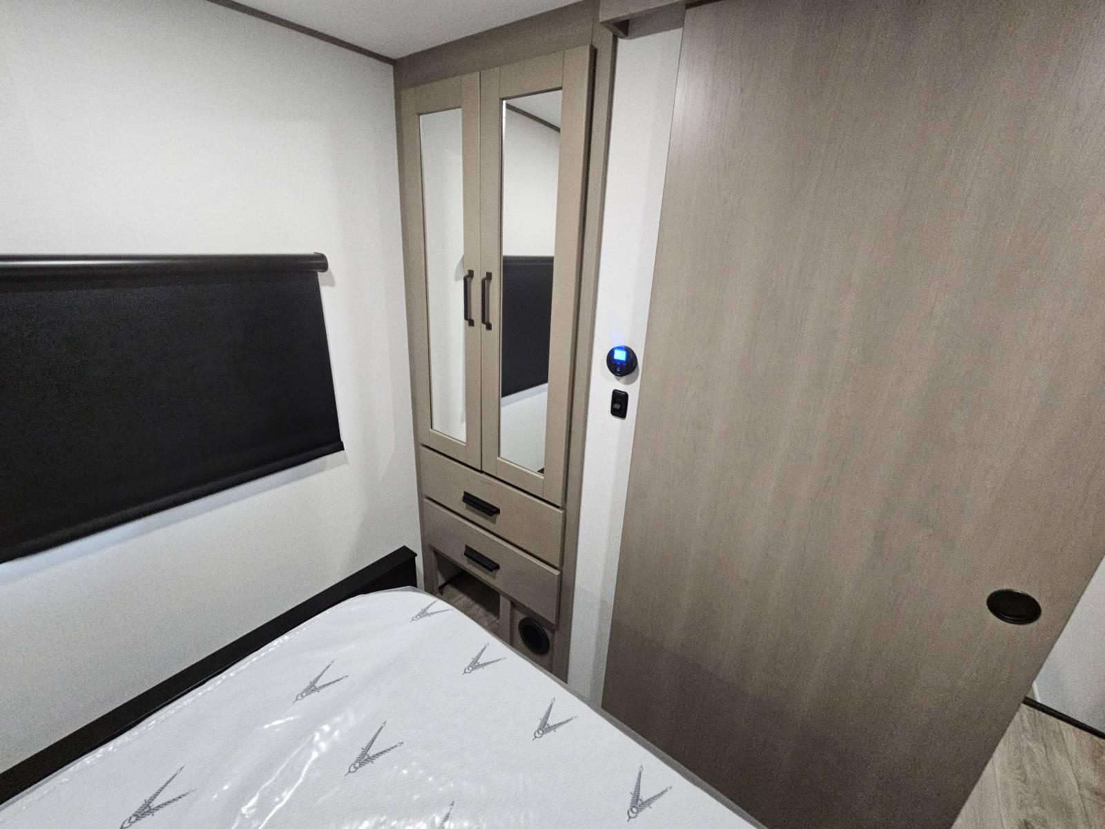 2026 Grand Design 2026 Grand Design Reflection 100 Series - thumbnail 16