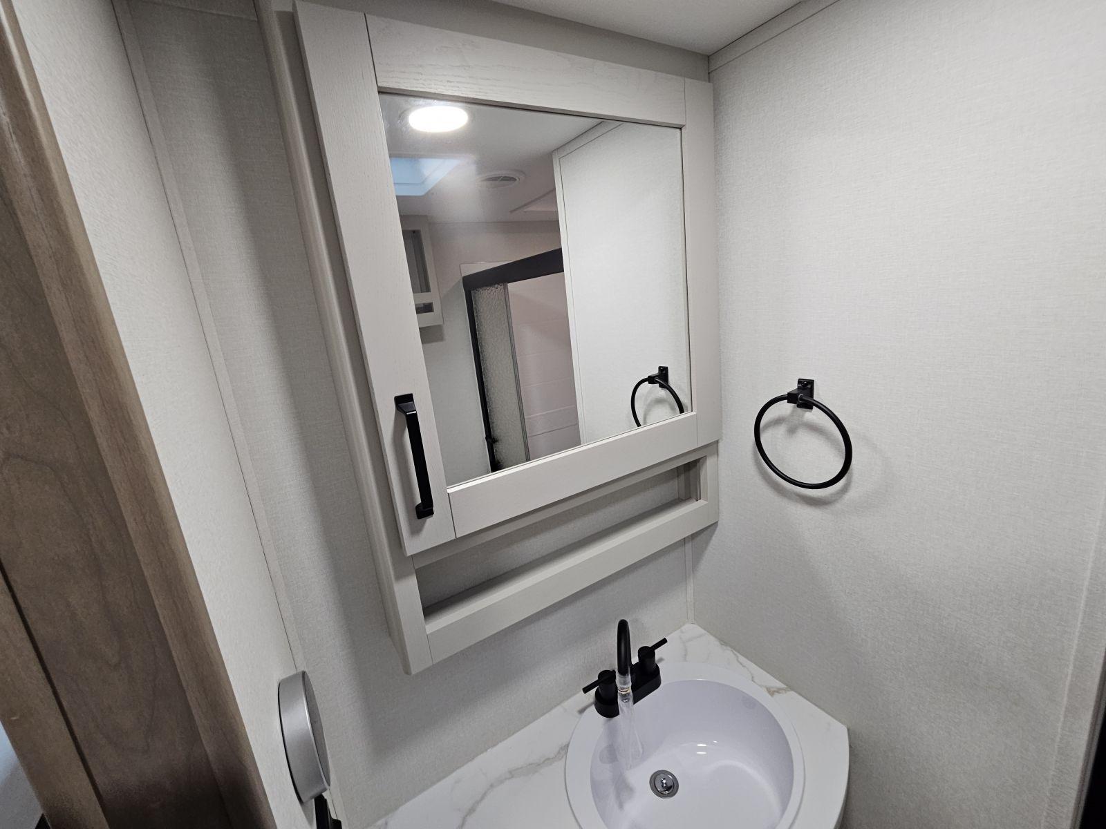 2026 Grand Design 2026 Grand Design Reflection 100 Series - thumbnail 21