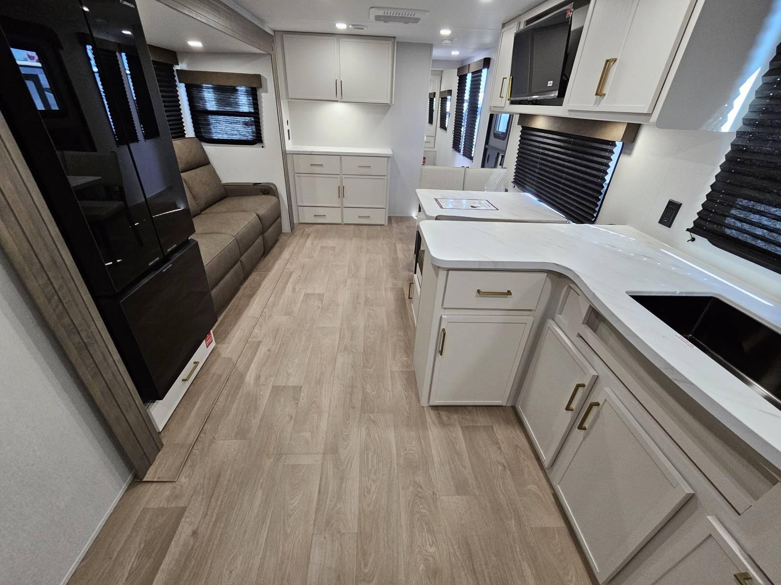 2026 Grand Design 2026 Grand Design Transcend - thumbnail 5