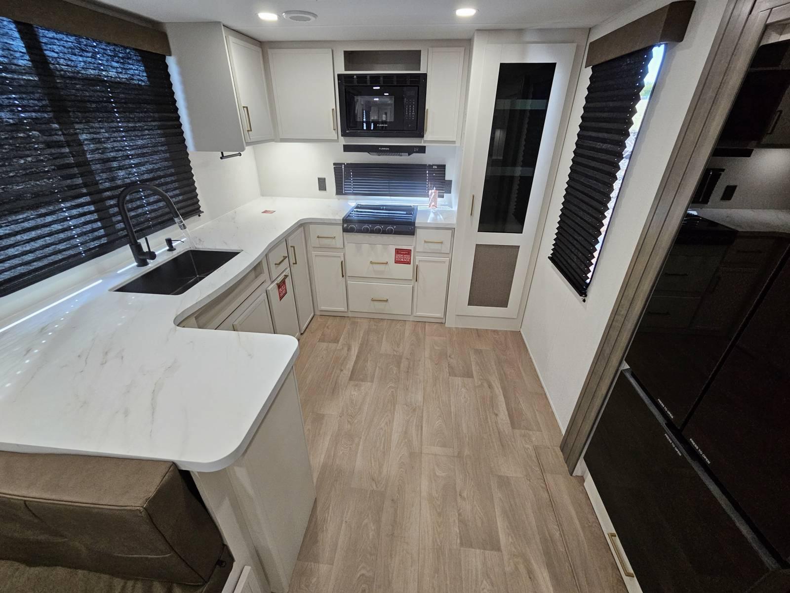 2026 Grand Design 2026 Grand Design Transcend - thumbnail 9