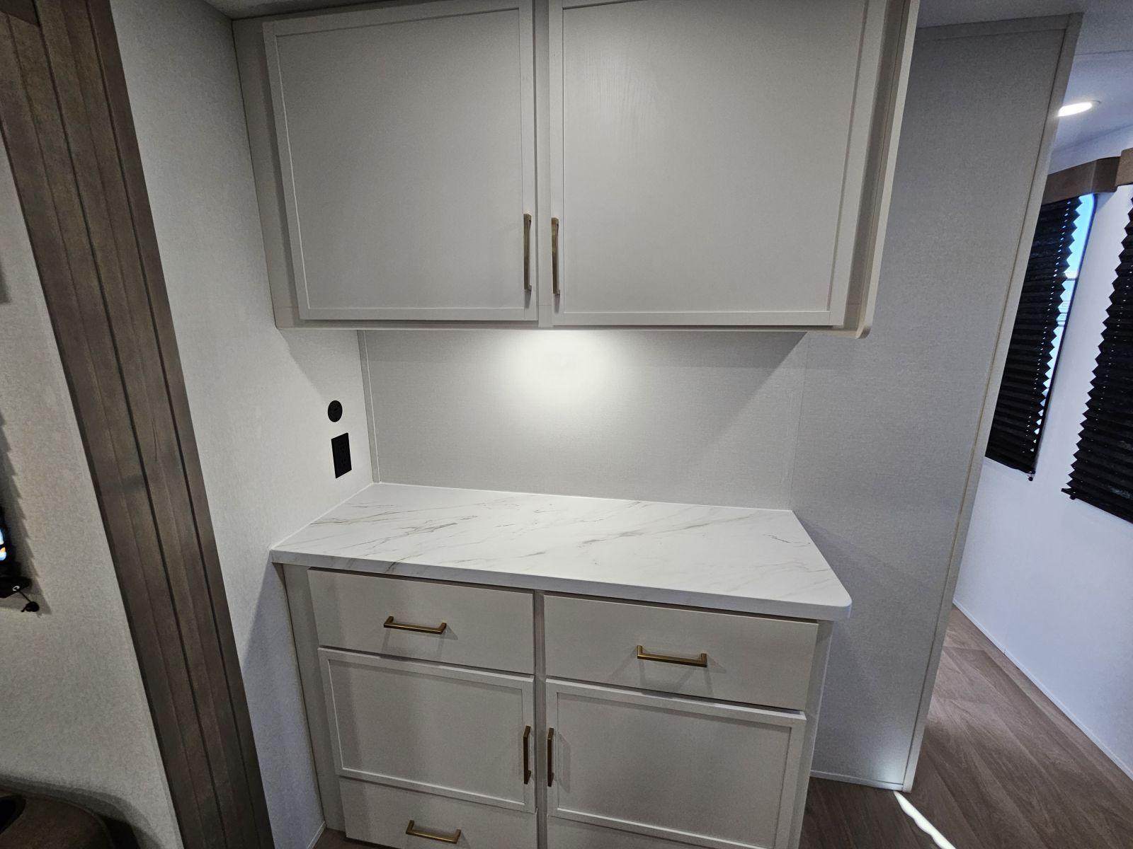 2026 Grand Design 2026 Grand Design Transcend - thumbnail 15