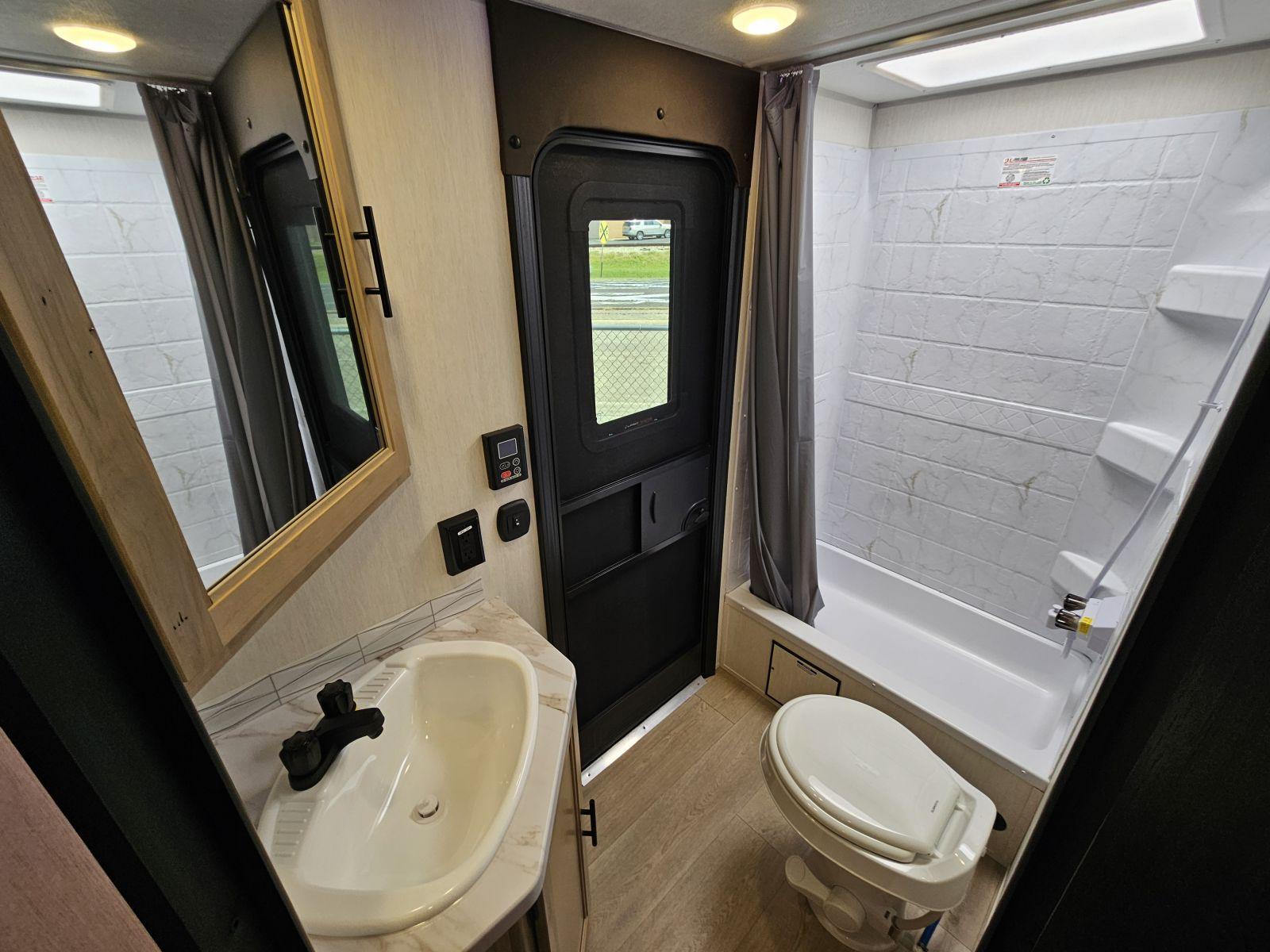 2026 Forest River 2026 Forest River Cherokee Grey Wolf - thumbnail 16