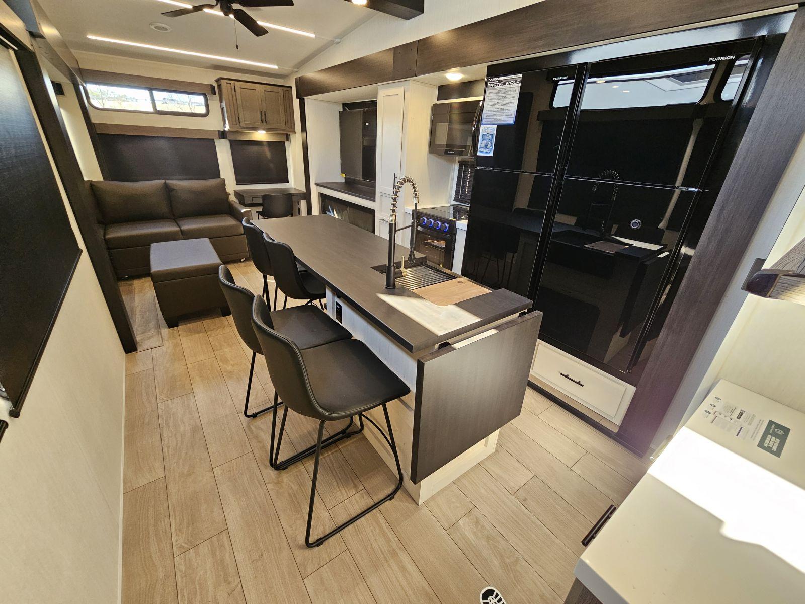 2026 Forest River 2026 Forest River Cherokee Arctic Wolf - thumbnail 4