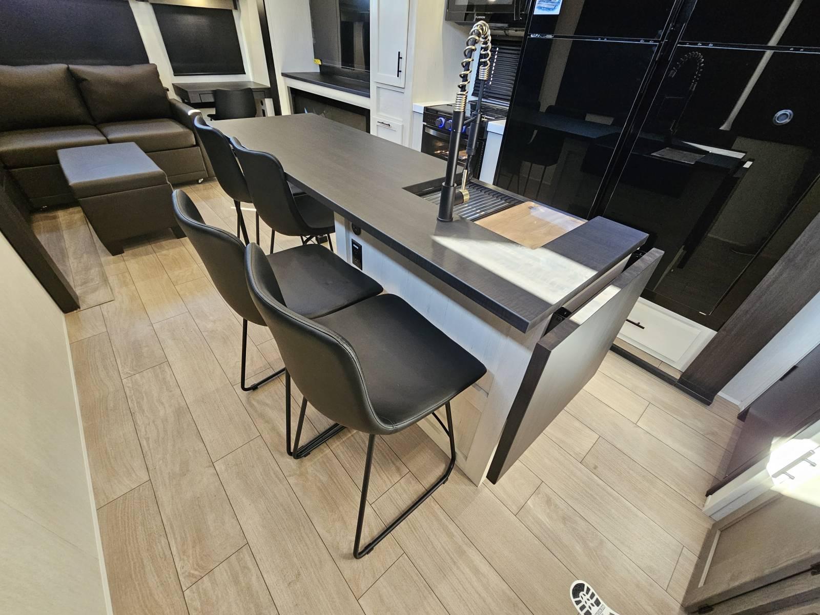 2026 Forest River 2026 Forest River Cherokee Arctic Wolf - thumbnail 17